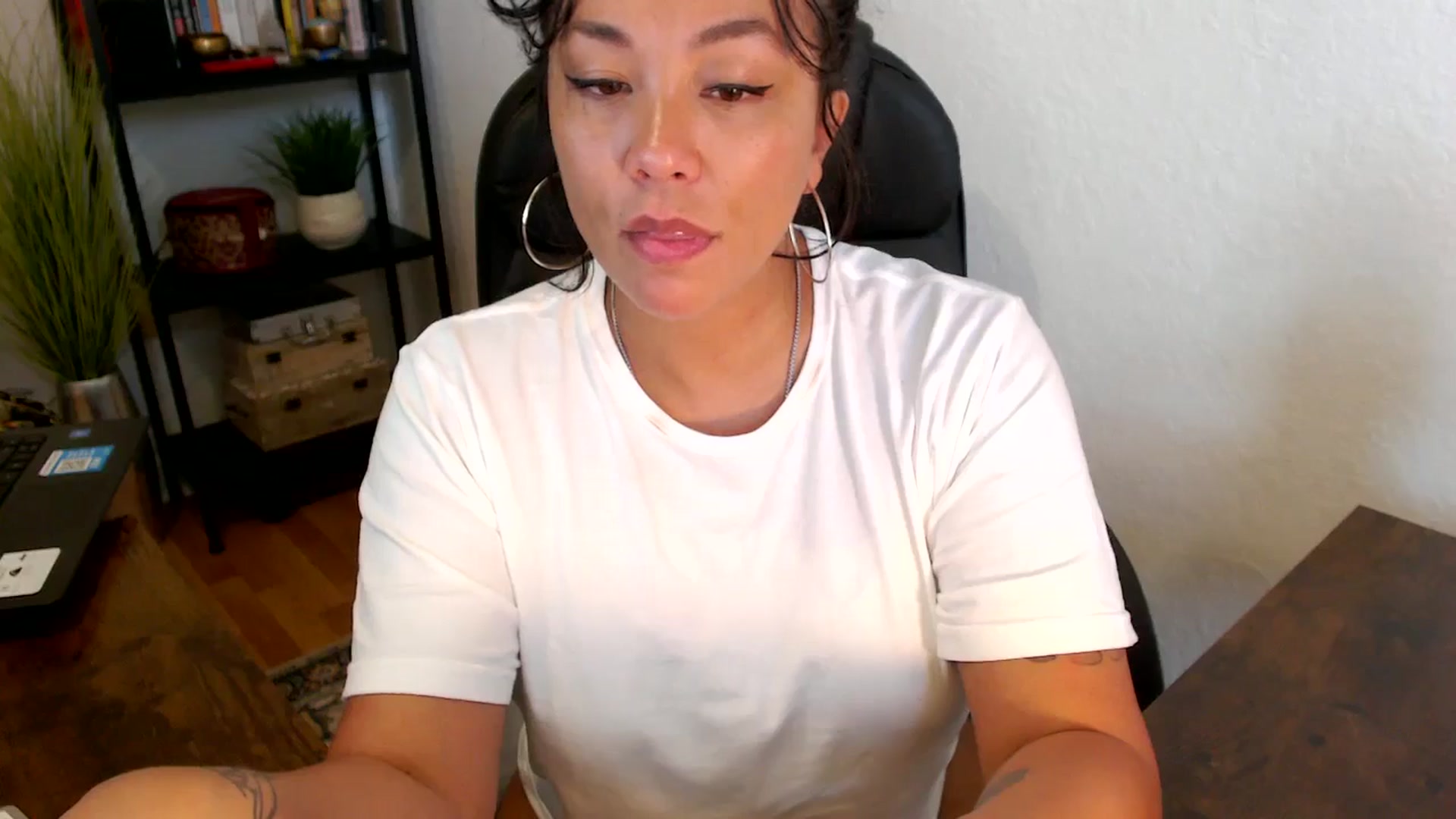 Gallery image thumbnail from MickaylaMinx's myfreecams stream on, 09/20/2024, 19:18 image 11 of 20