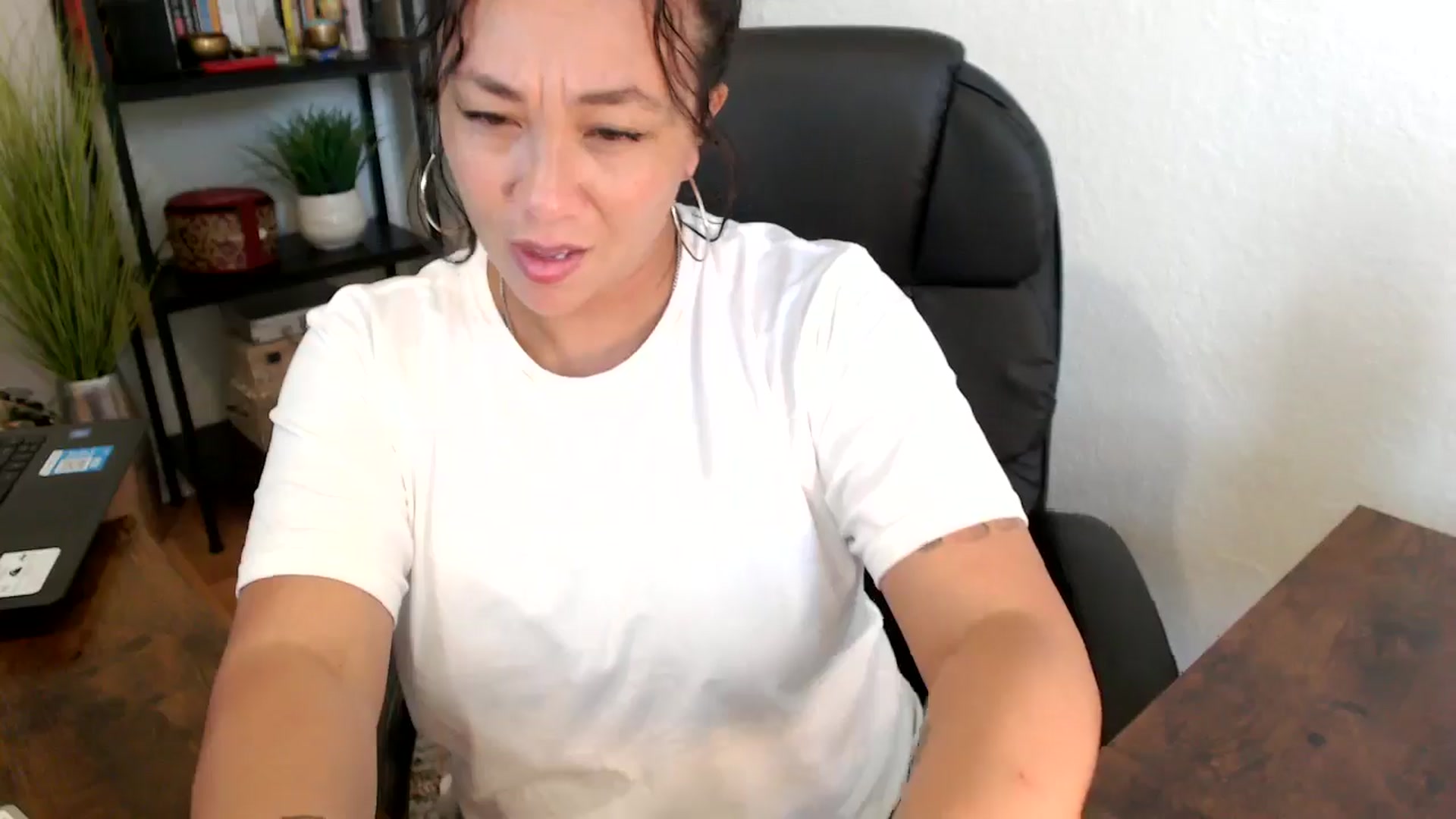 Gallery image thumbnail from MickaylaMinx's myfreecams stream on, 09/20/2024, 19:18 image 4 of 20