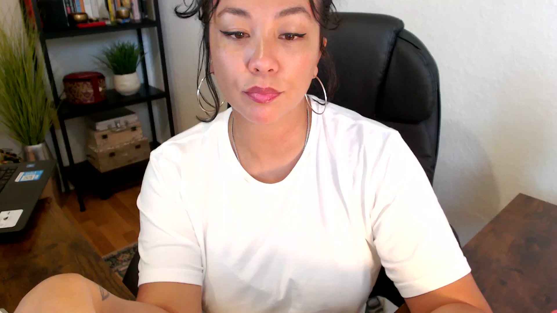Gallery image thumbnail from MickaylaMinx's myfreecams stream on, 09/20/2024, 19:43 image 1 of 20