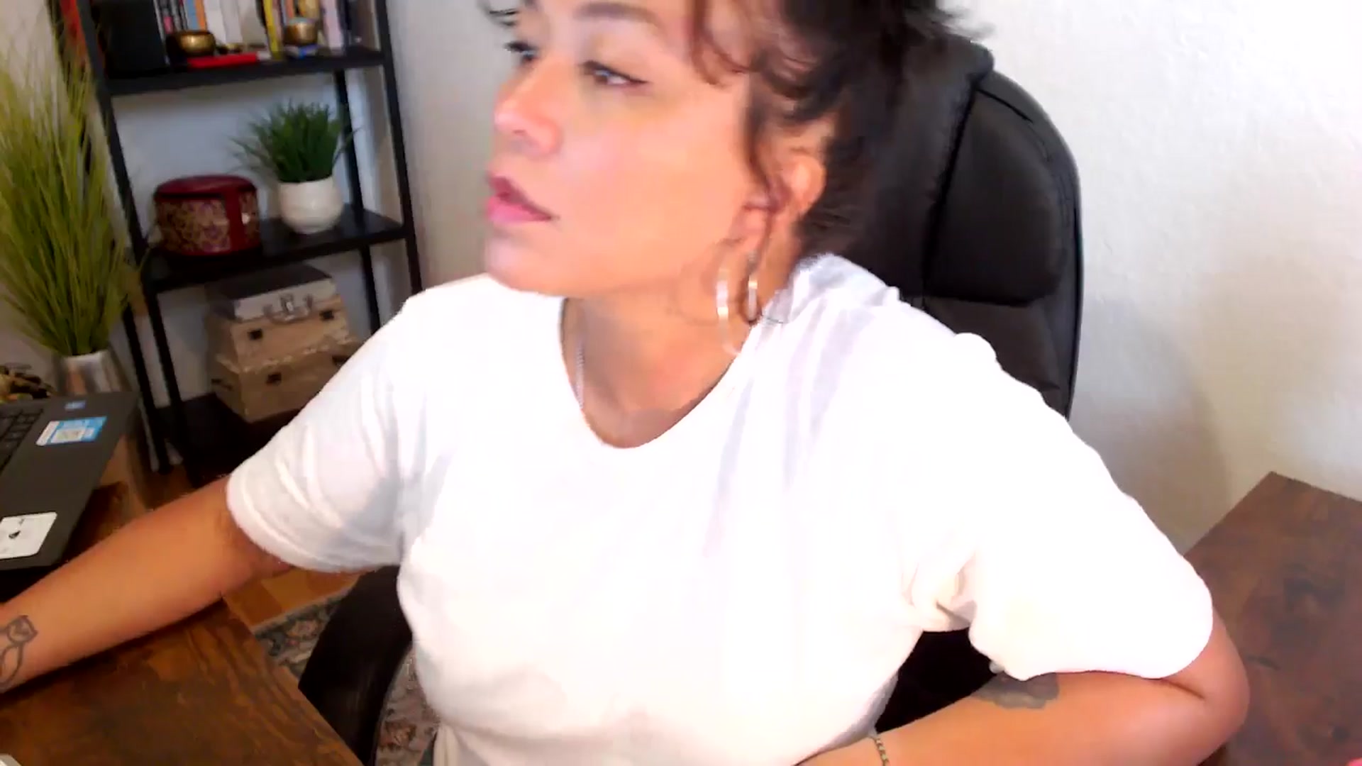 Gallery image thumbnail from MickaylaMinx's myfreecams stream on, 09/20/2024, 19:43 image 5 of 20