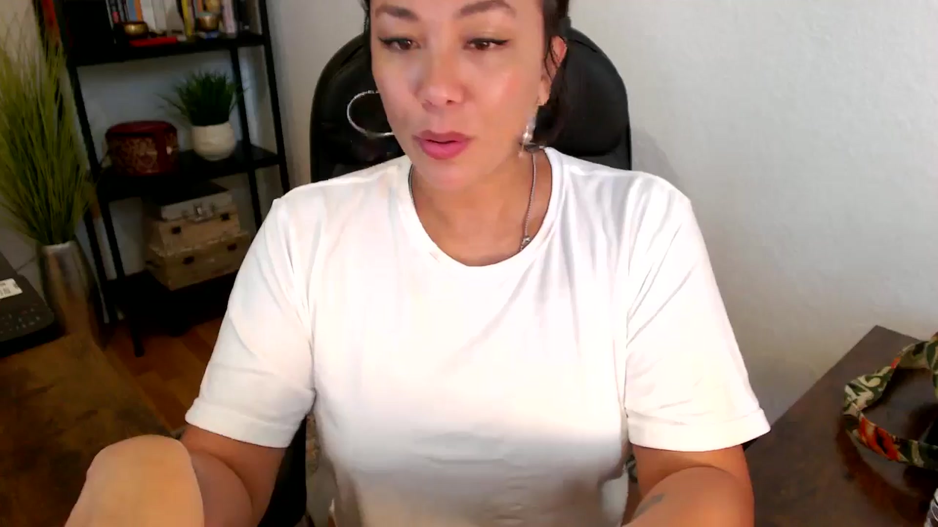 Gallery image thumbnail from MickaylaMinx's myfreecams stream on, 09/20/2024, 21:11 image 5 of 20