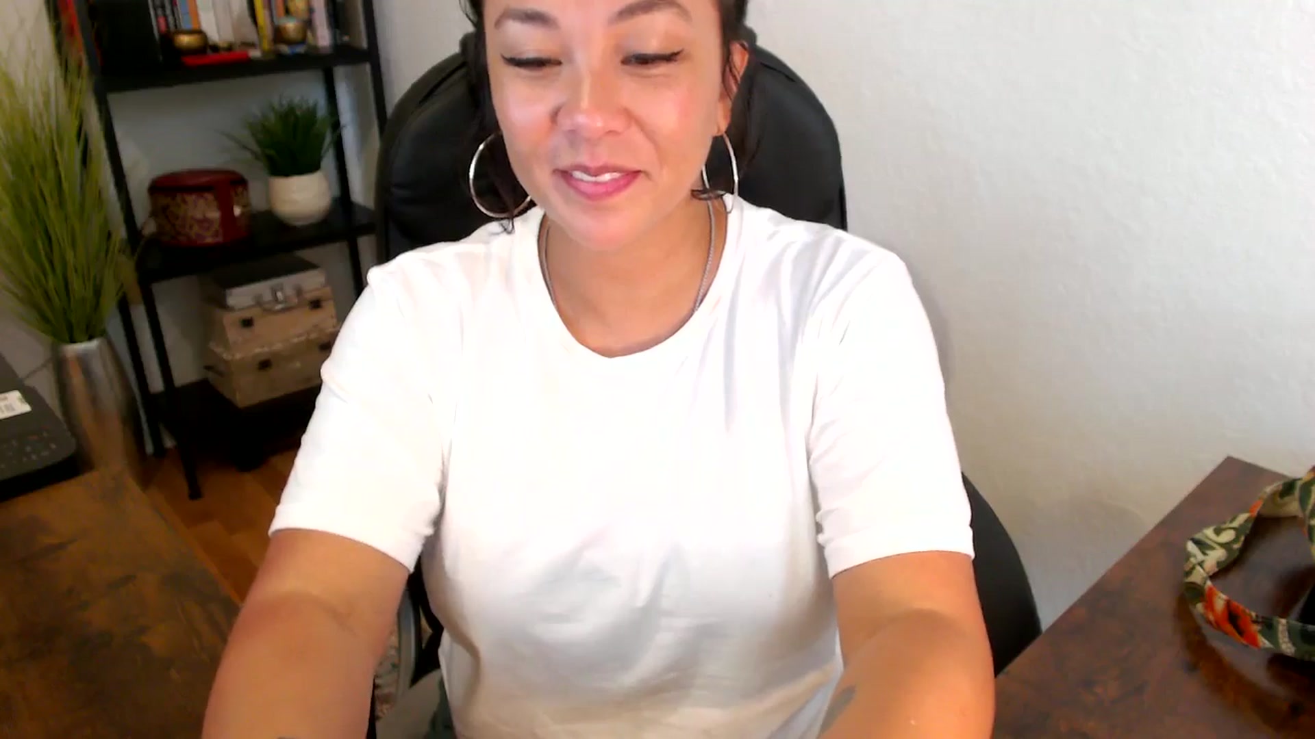 Gallery image thumbnail from MickaylaMinx's myfreecams stream on, 09/20/2024, 21:11 image 18 of 20