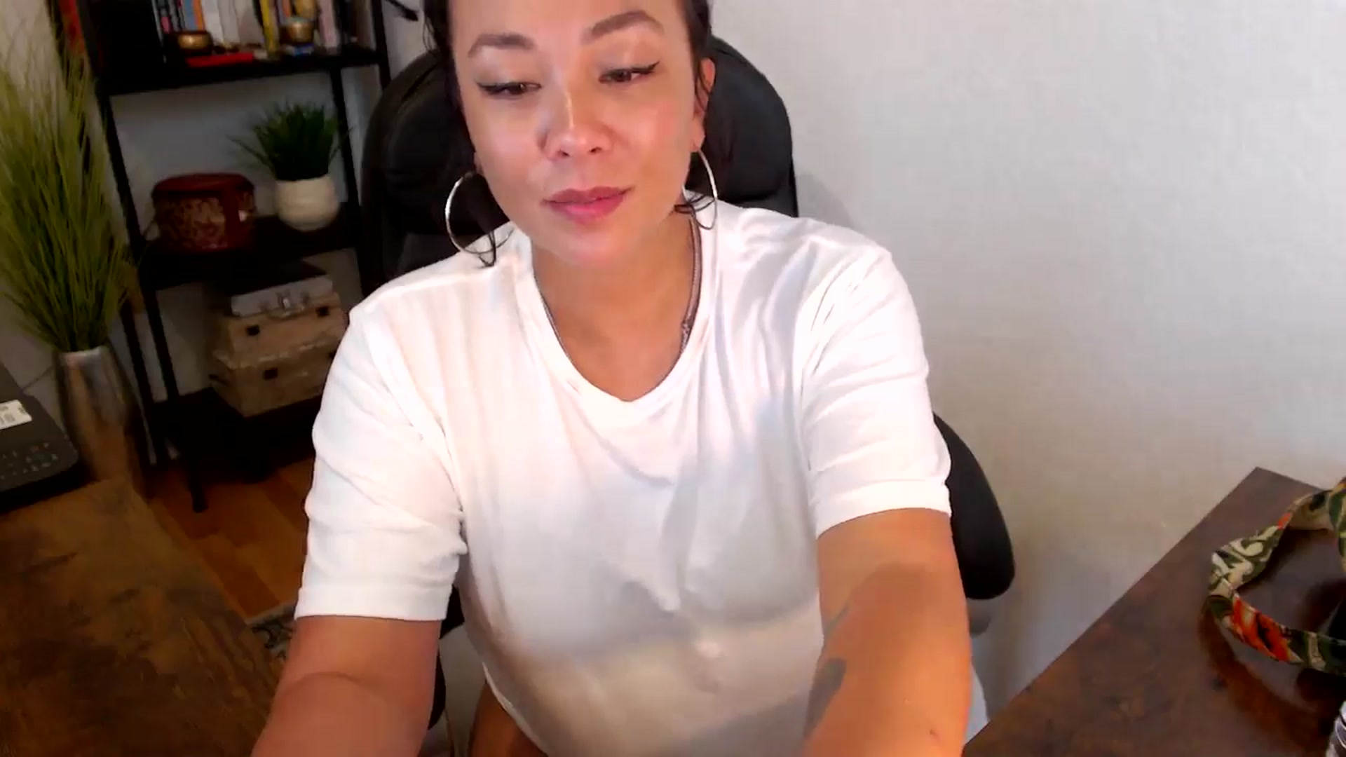 Gallery image thumbnail from MickaylaMinx's myfreecams stream on, 09/20/2024, 21:11 image 12 of 20