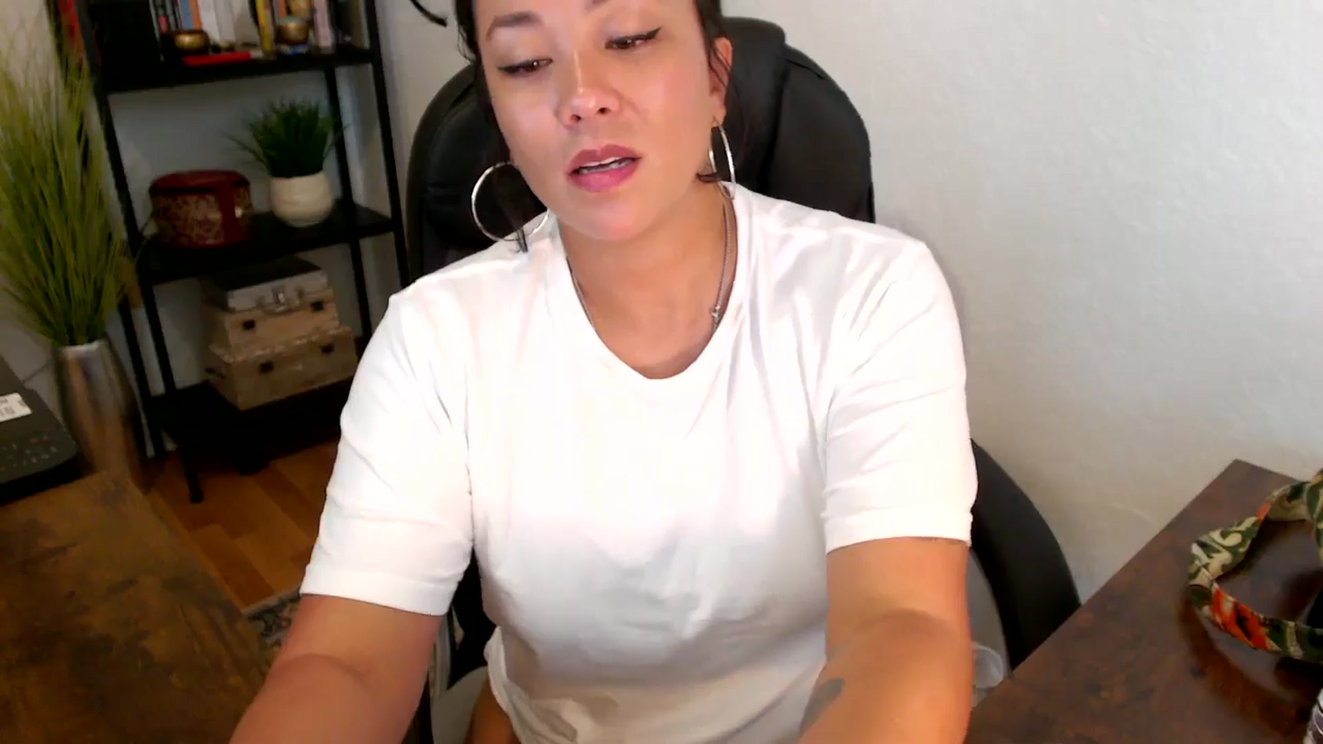 Gallery image thumbnail from MickaylaMinx's myfreecams stream on, 09/20/2024, 21:11 image 9 of 20
