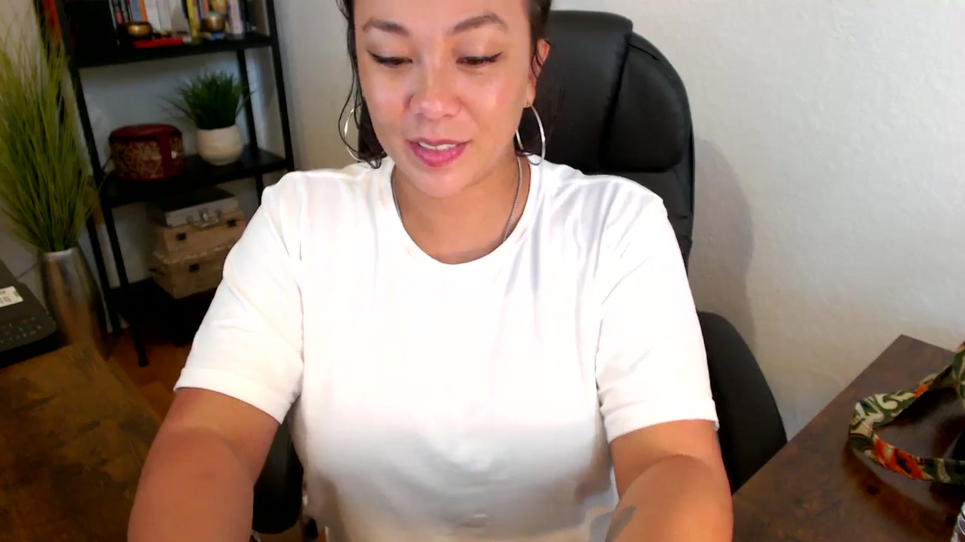 Gallery image thumbnail from MickaylaMinx's myfreecams stream on, 09/20/2024, 21:11 image 2 of 20