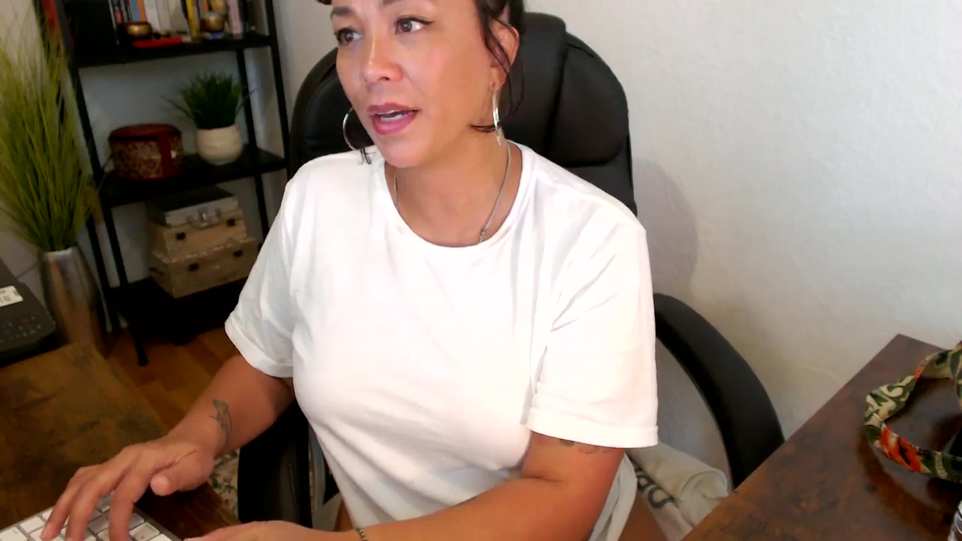 Gallery image thumbnail from MickaylaMinx's myfreecams stream on, 09/20/2024, 21:11 image 10 of 20