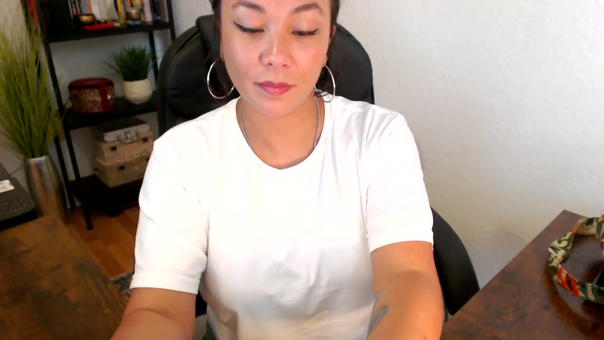 Gallery image thumbnail from MickaylaMinx's myfreecams stream on, 09/20/2024, 21:11 image 19 of 20