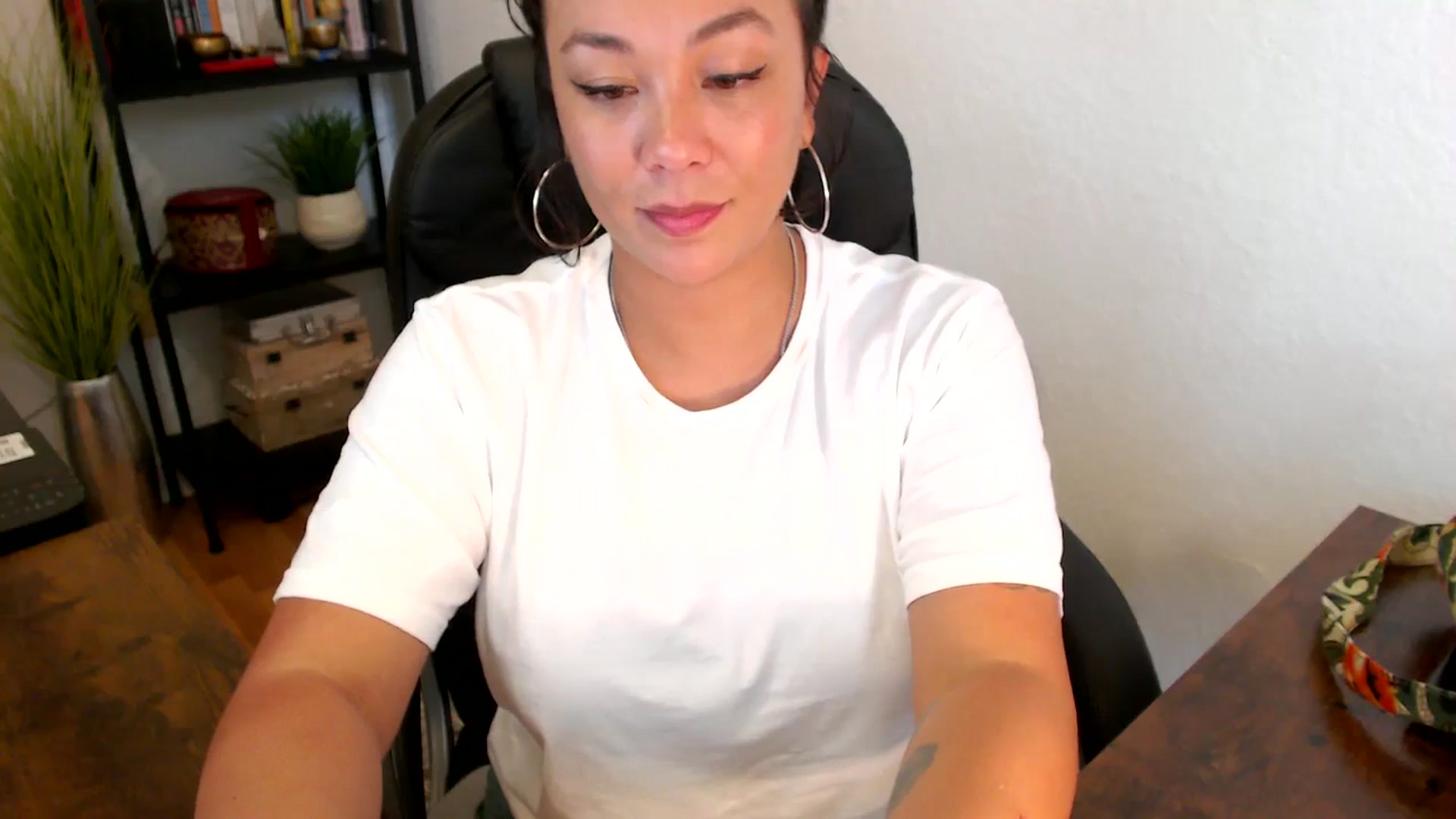 Gallery image thumbnail from MickaylaMinx's myfreecams stream on, 09/20/2024, 21:11 image 20 of 20