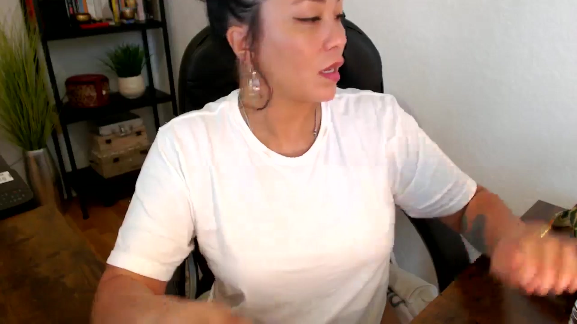 Gallery image thumbnail from MickaylaMinx's myfreecams stream on, 09/20/2024, 21:11 image 11 of 20