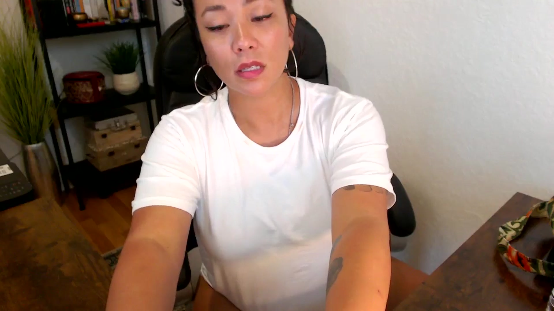 Gallery image thumbnail from MickaylaMinx's myfreecams stream on, 09/20/2024, 21:11 image 7 of 20