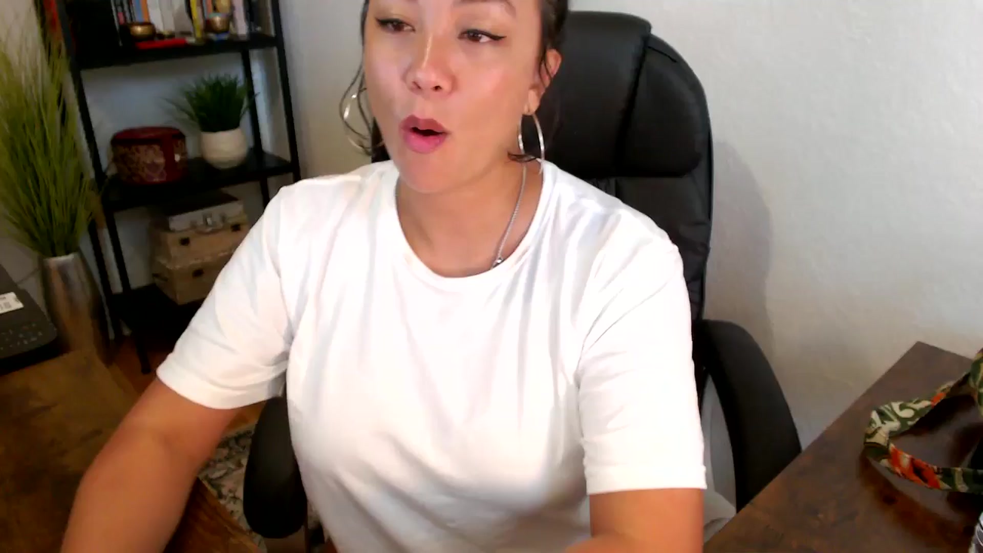 Gallery image thumbnail from MickaylaMinx's myfreecams stream on, 09/20/2024, 21:11 image 1 of 20