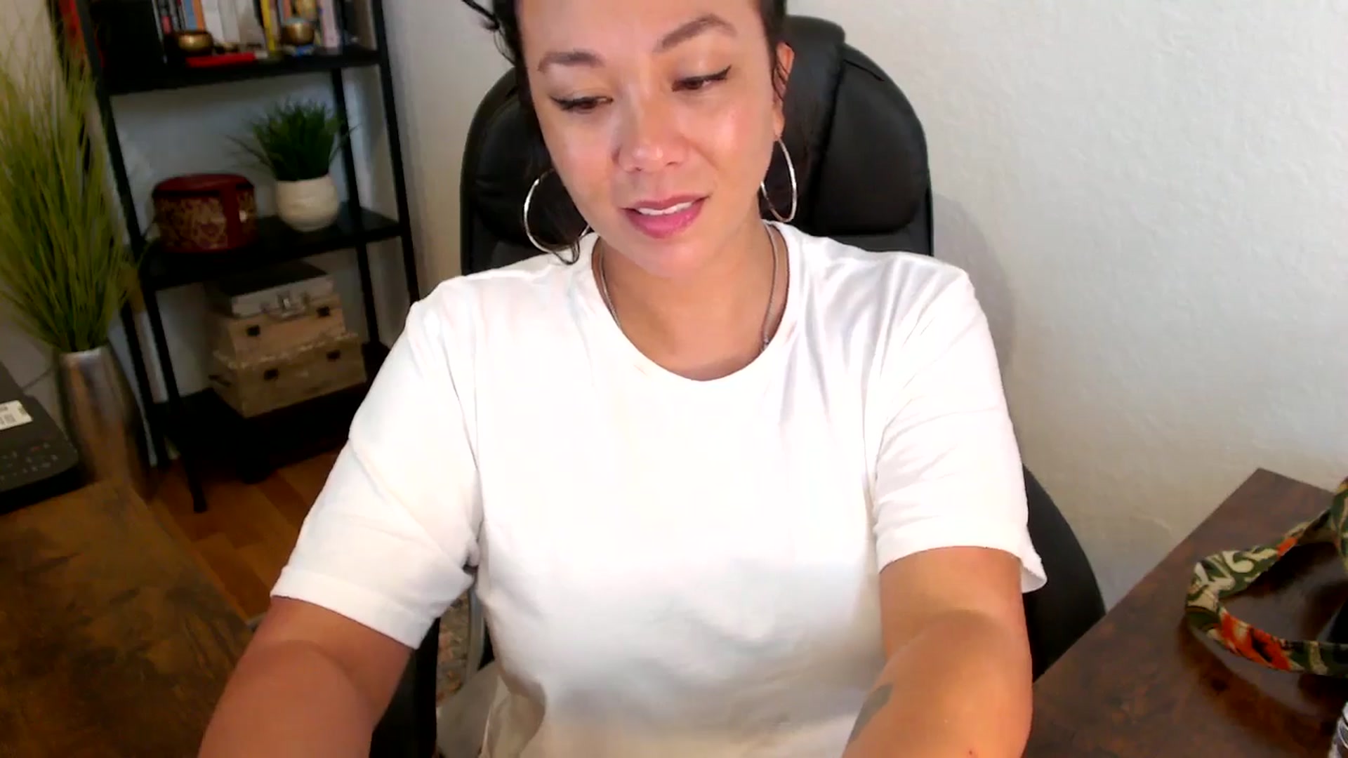 Gallery image thumbnail from MickaylaMinx's myfreecams stream on, 09/20/2024, 21:11 image 3 of 20