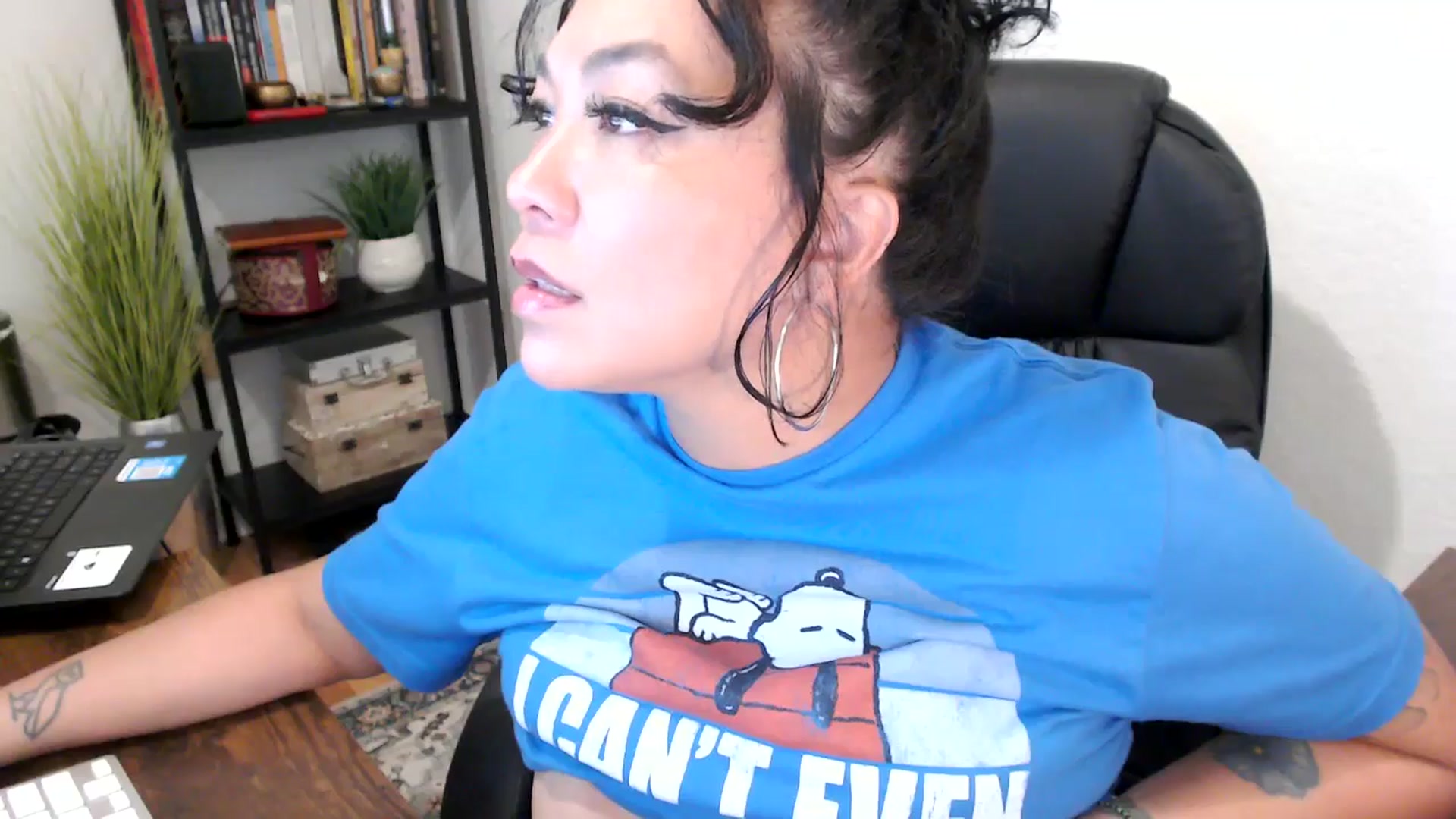 Gallery image thumbnail from MickaylaMinx's myfreecams stream on, 09/23/2024, 18:06 image 12 of 20