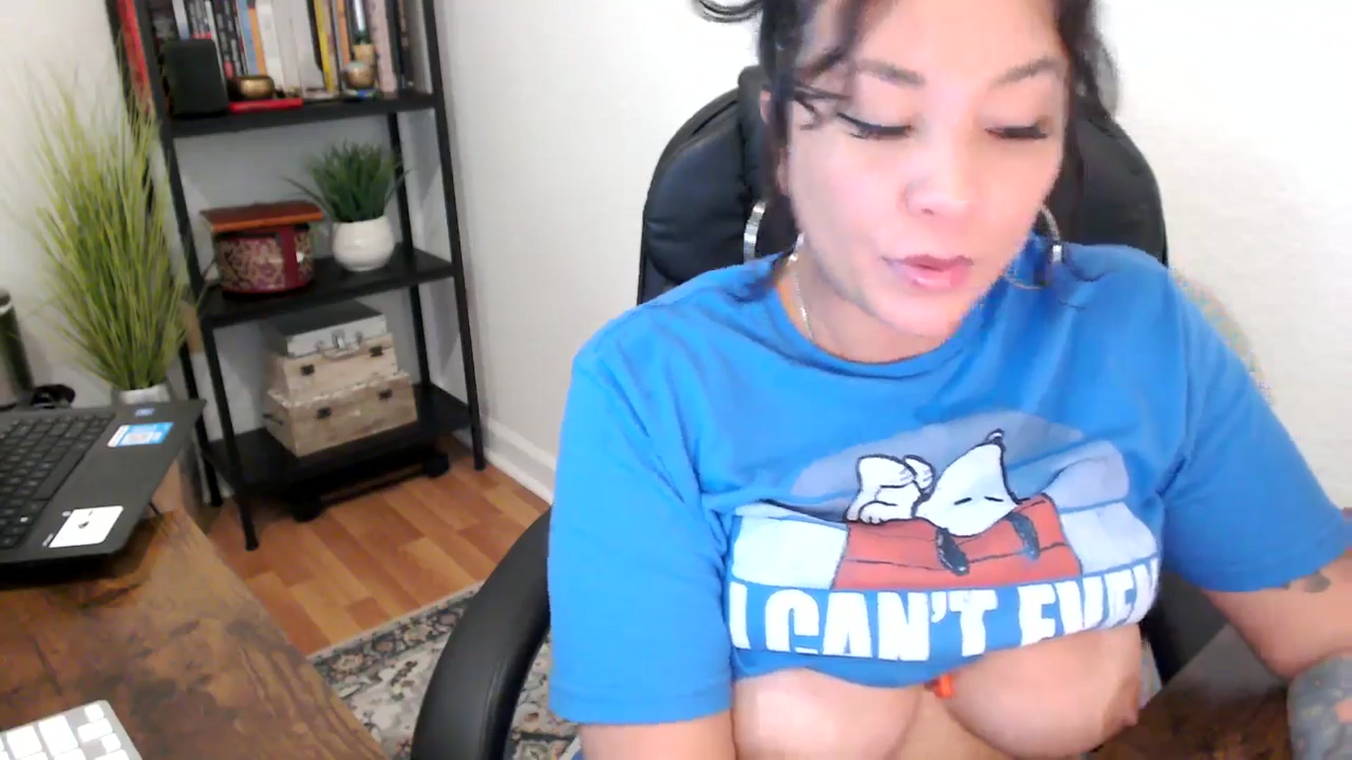 Gallery image thumbnail from MickaylaMinx's myfreecams stream on, 09/23/2024, 18:06 image 14 of 20