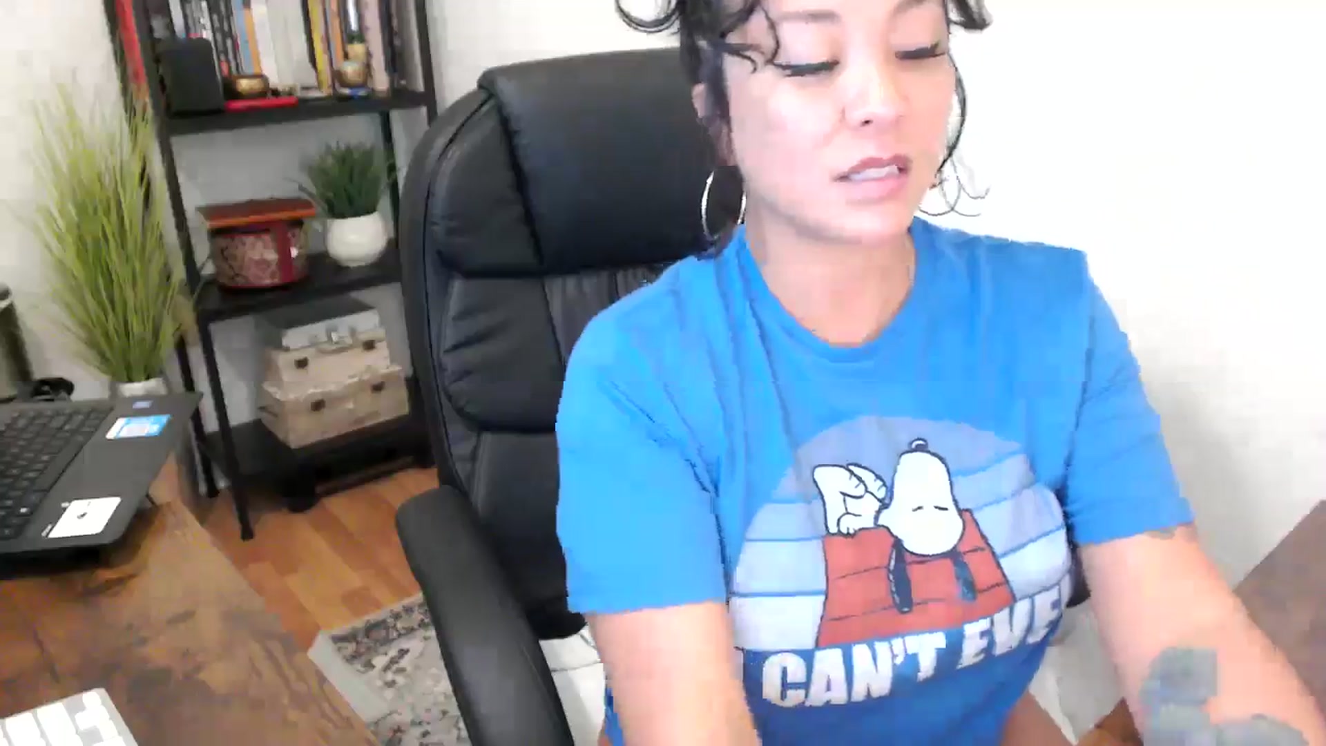 Gallery image thumbnail from MickaylaMinx's myfreecams stream on, 09/23/2024, 18:34 image 13 of 20