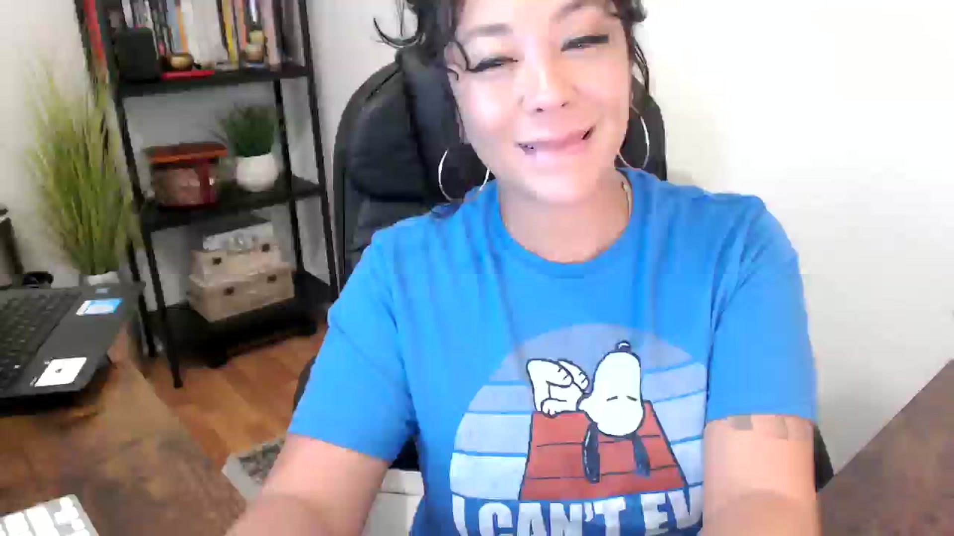 Gallery image thumbnail from MickaylaMinx's myfreecams stream on, 09/23/2024, 18:34 image 10 of 20