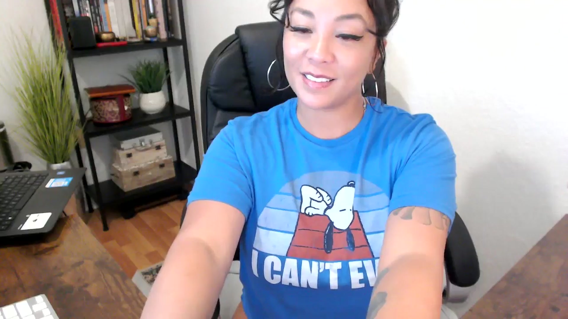Gallery image thumbnail from MickaylaMinx's myfreecams stream on, 09/23/2024, 18:34 image 4 of 20