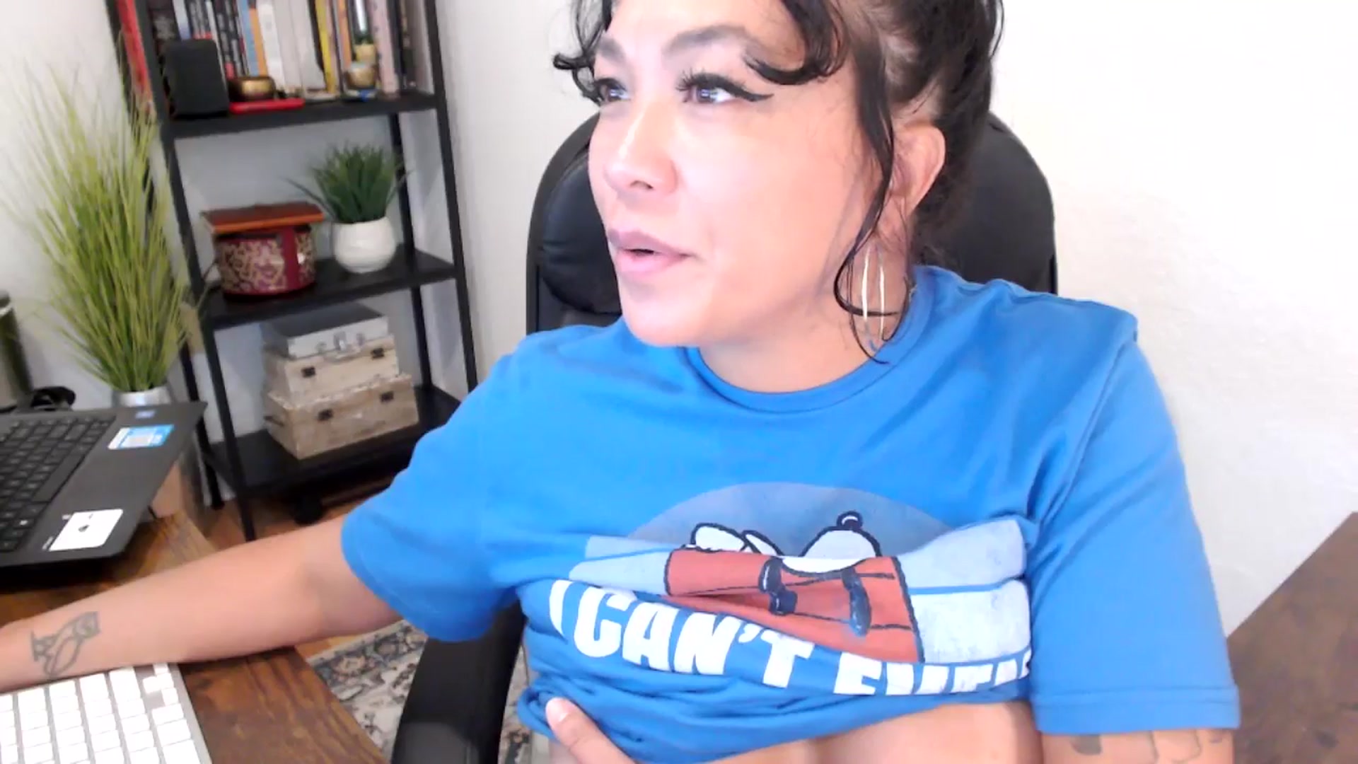 Gallery image thumbnail from MickaylaMinx's myfreecams stream on, 09/23/2024, 19:23 image 17 of 20