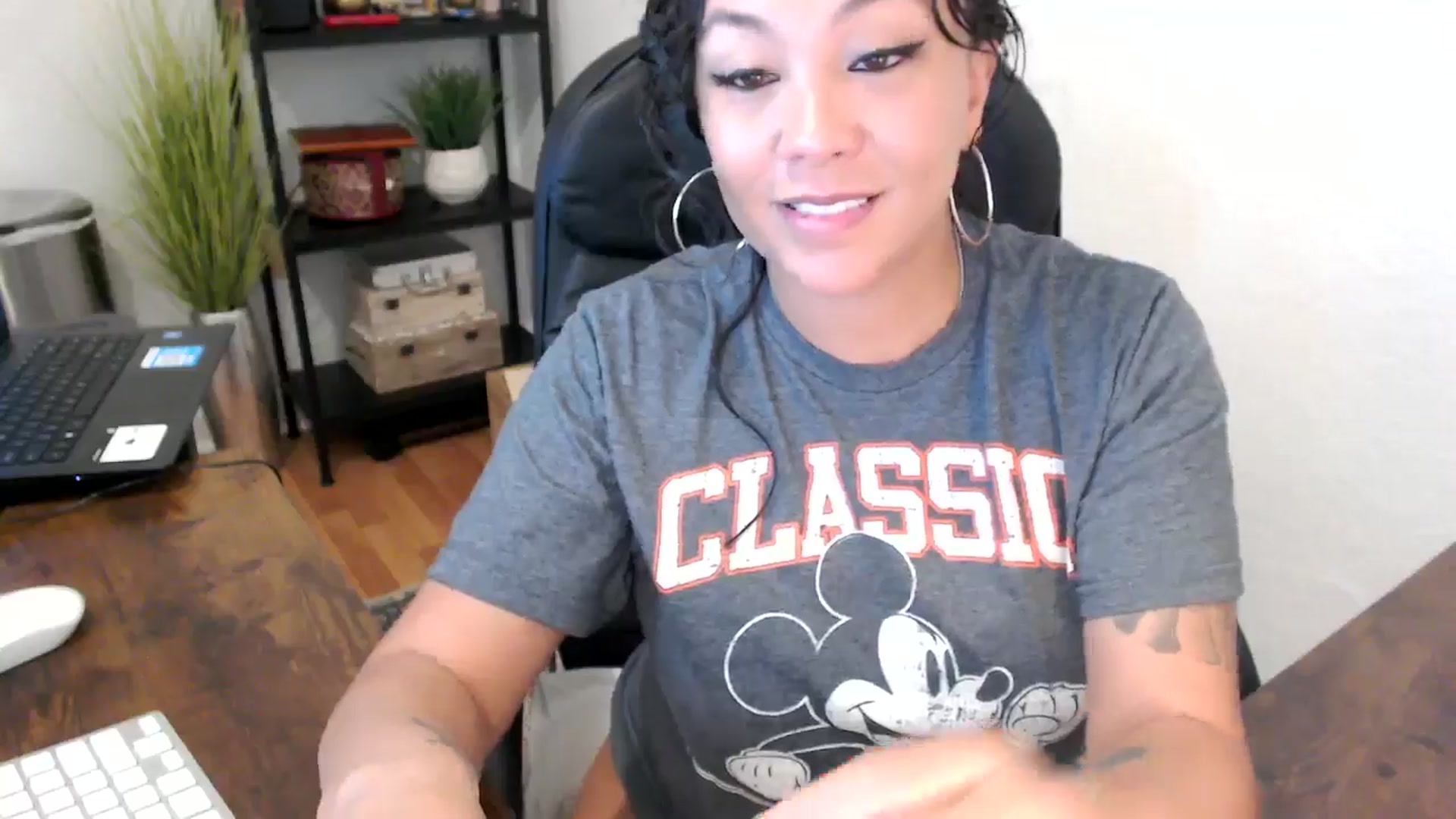 Gallery image thumbnail from MickaylaMinx's myfreecams stream on, 09/24/2024, 15:55 image 19 of 20