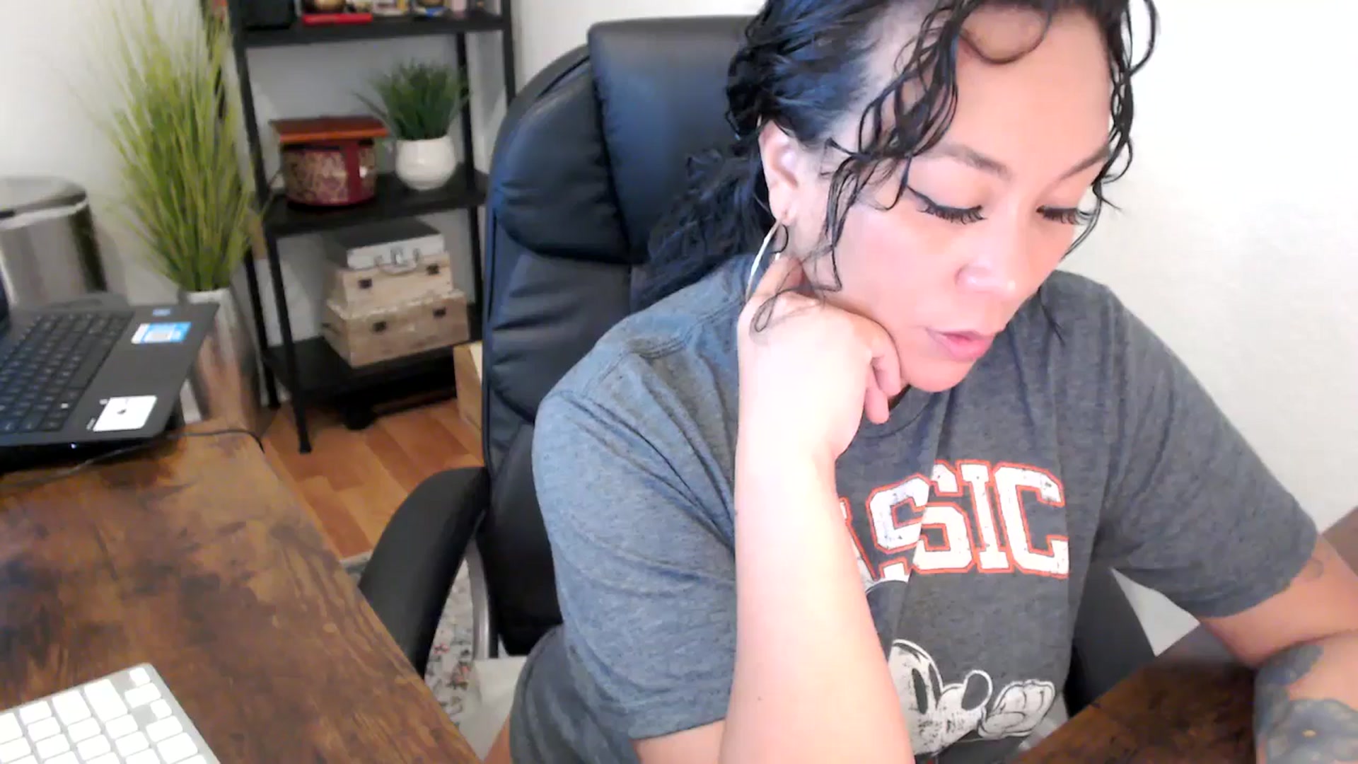 Gallery image thumbnail from MickaylaMinx's myfreecams stream on, 09/24/2024, 15:55 image 13 of 20