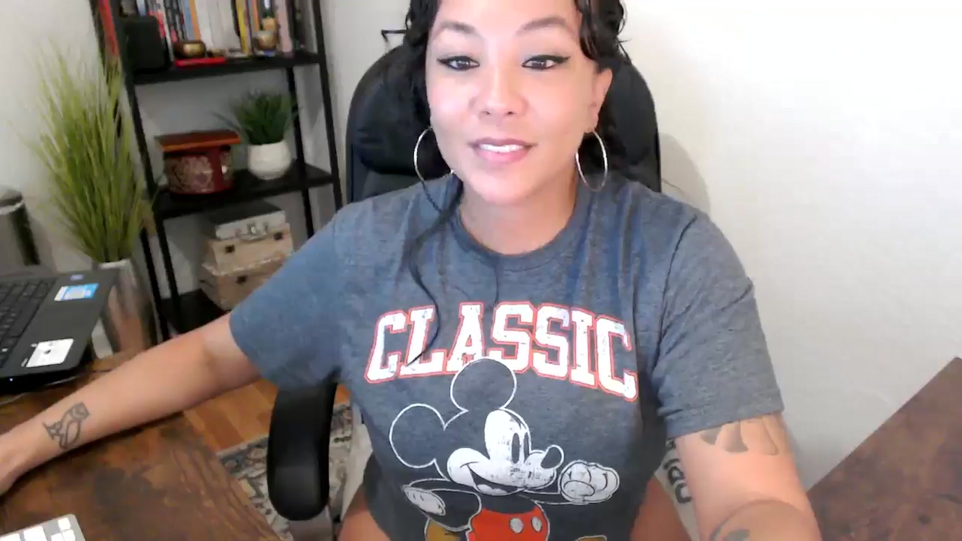Gallery image thumbnail from MickaylaMinx's myfreecams stream on, 09/24/2024, 16:57 image 10 of 20