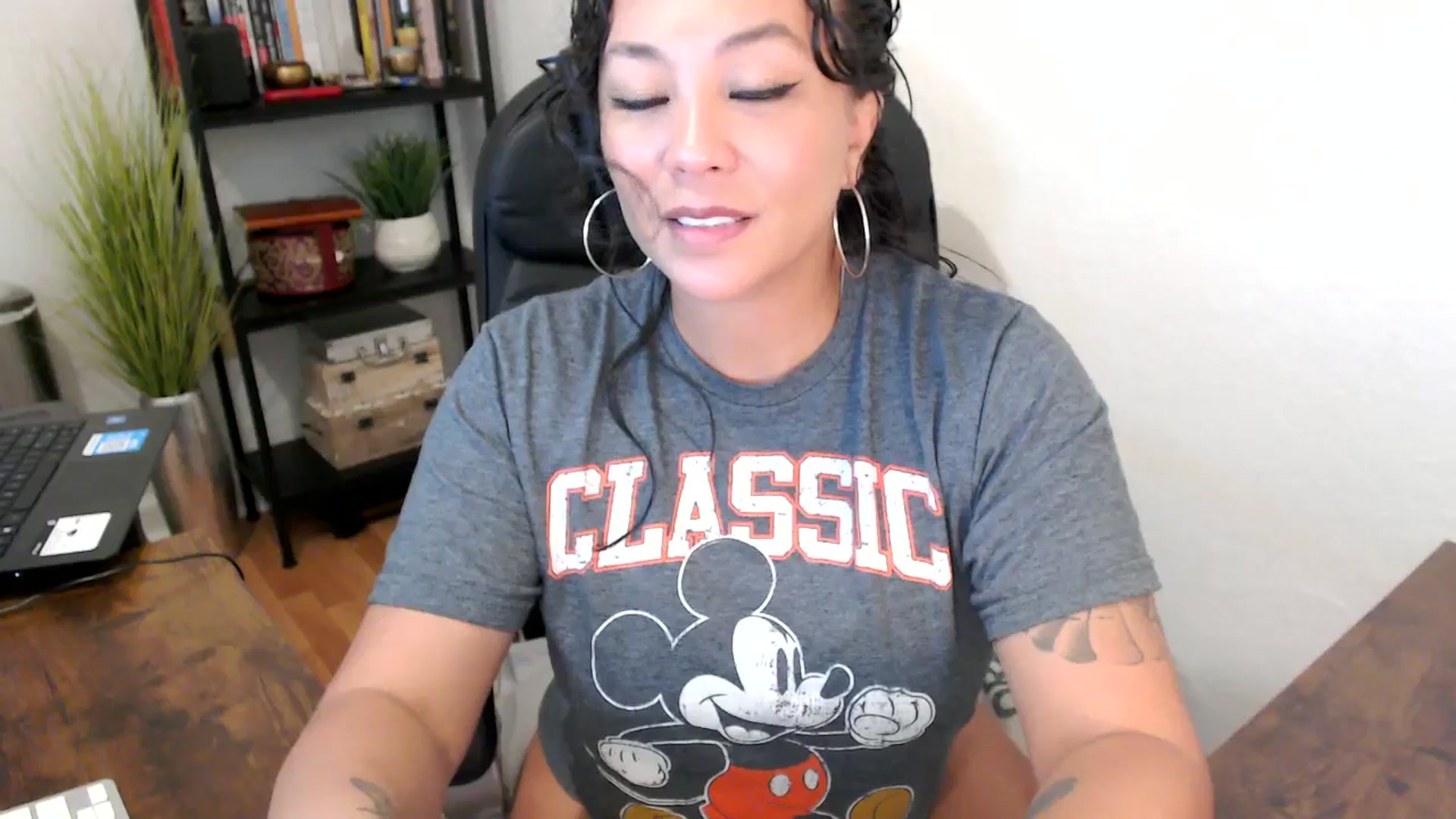 Gallery image thumbnail from MickaylaMinx's myfreecams stream on, 09/24/2024, 16:57 image 11 of 20