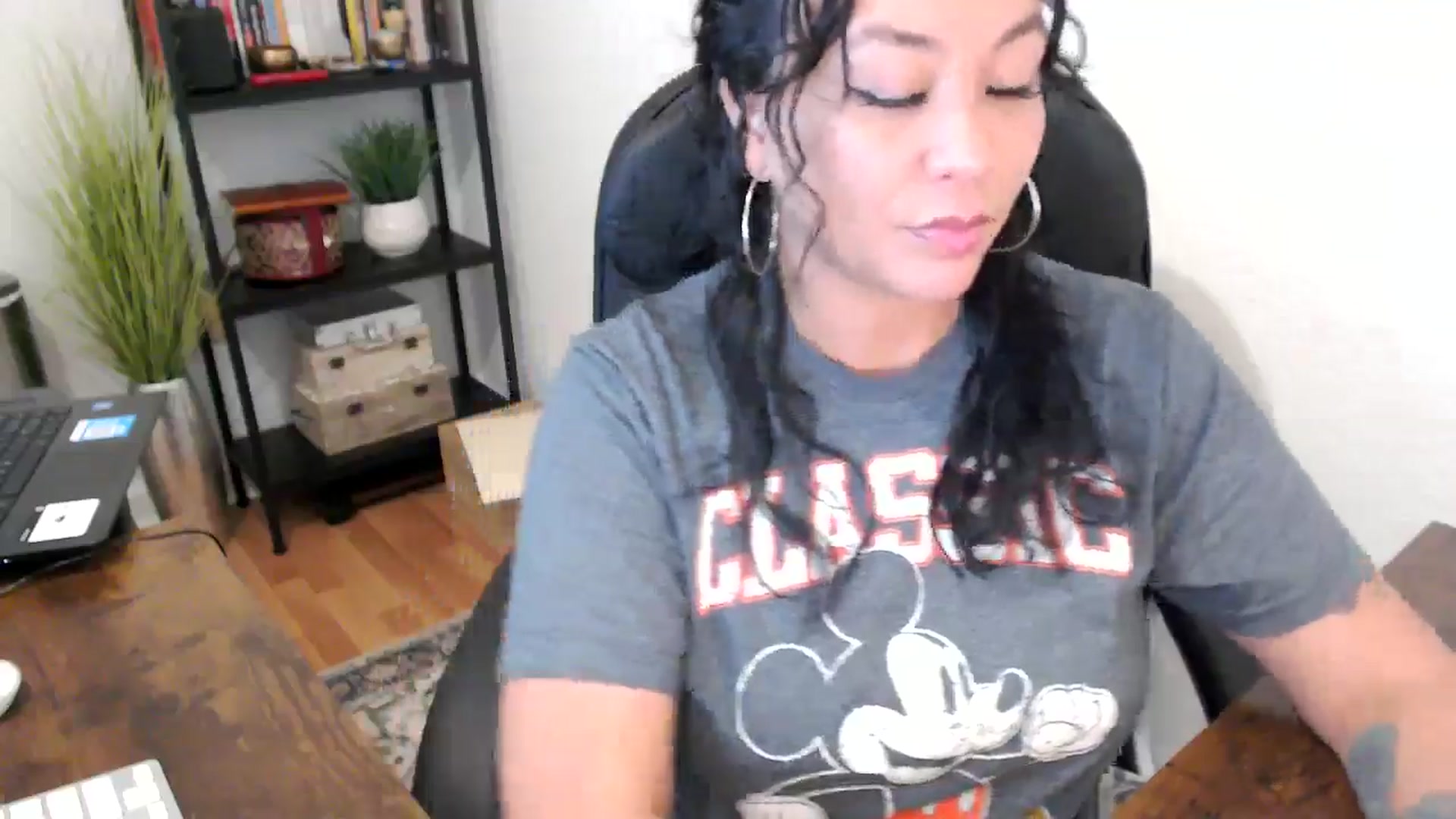 Gallery image thumbnail from MickaylaMinx's myfreecams stream on, 09/24/2024, 17:39 image 11 of 20