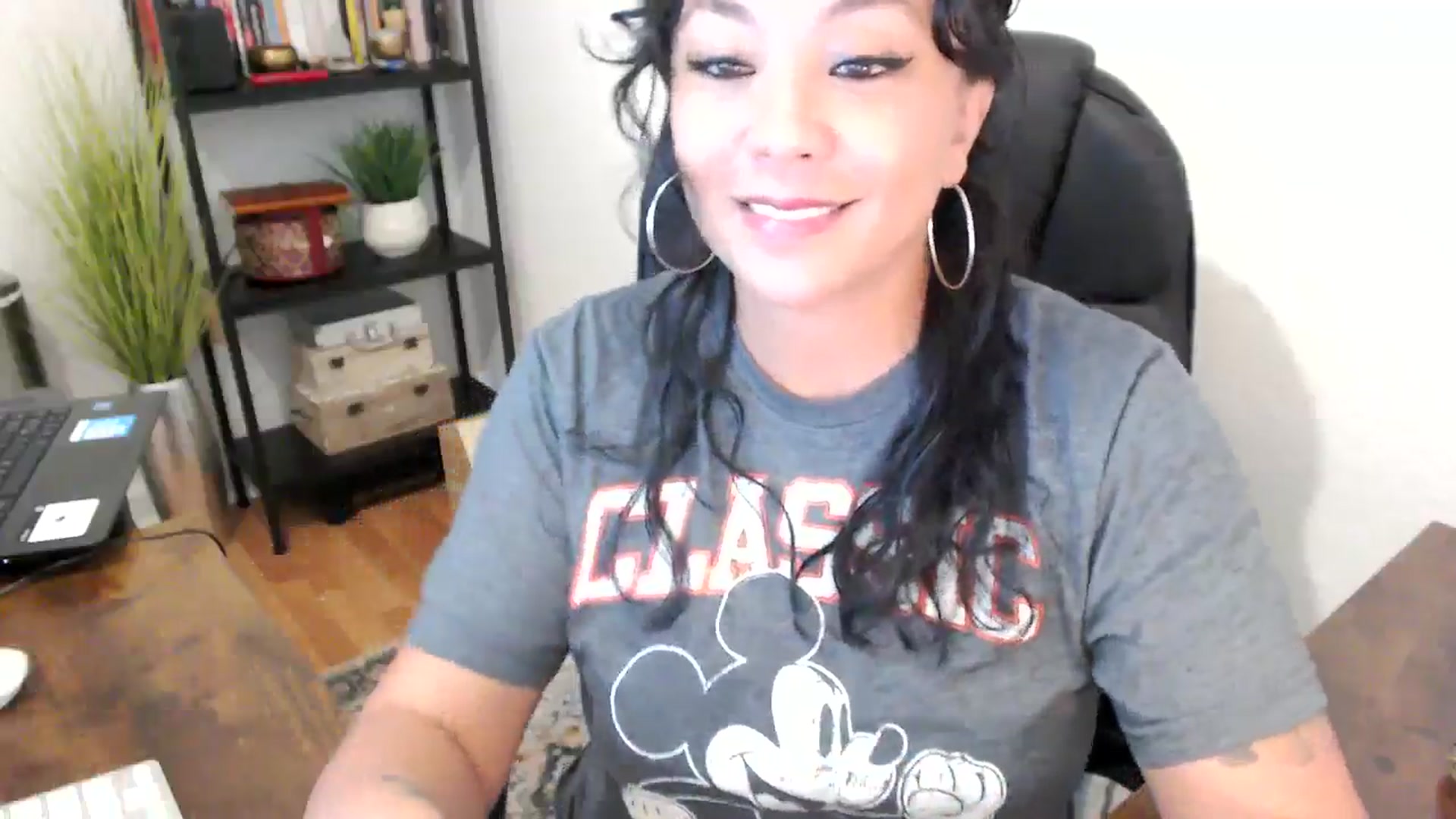 Gallery image thumbnail from MickaylaMinx's myfreecams stream on, 09/24/2024, 17:39 image 3 of 20