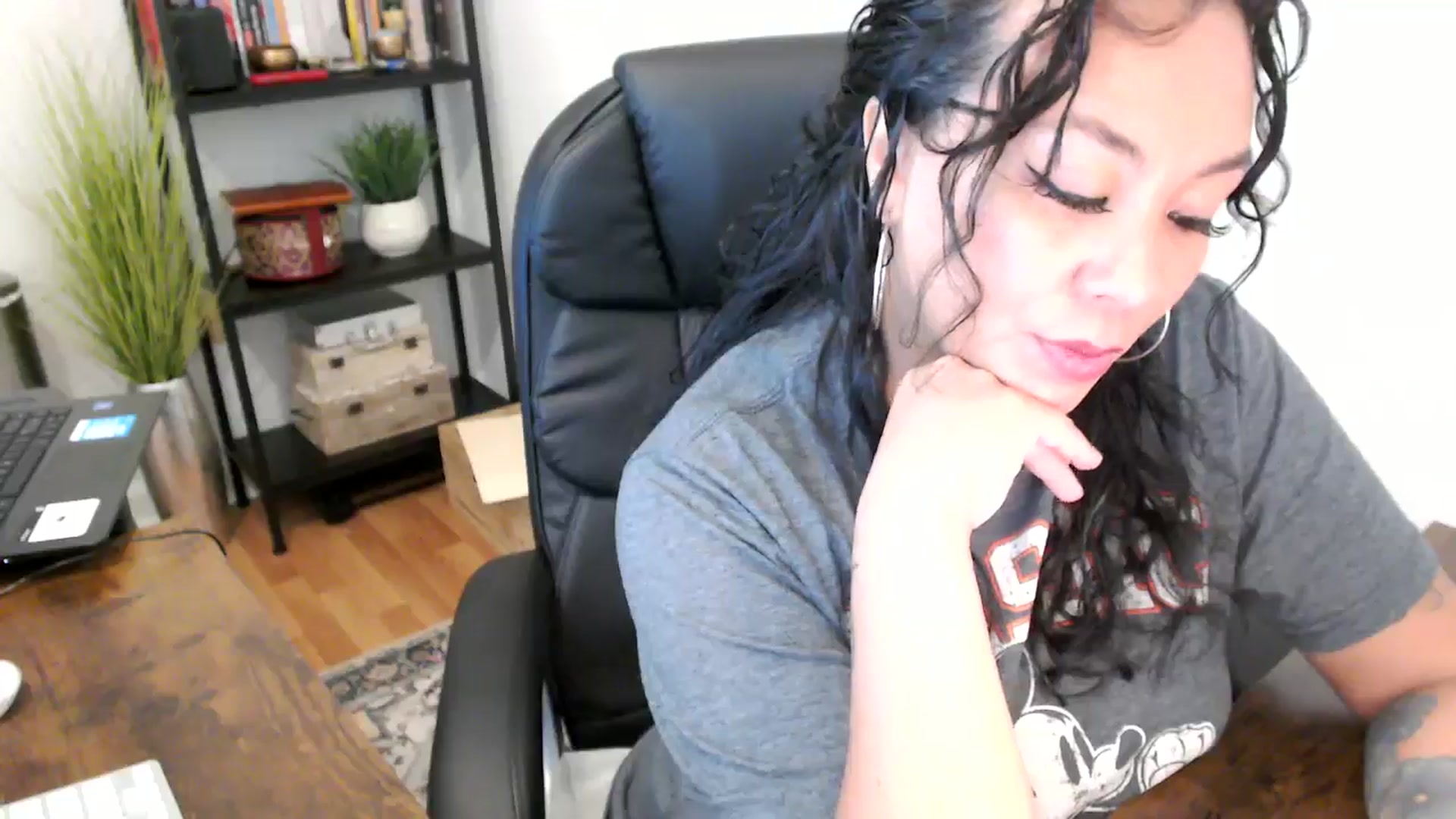 Gallery image thumbnail from MickaylaMinx's myfreecams stream on, 09/24/2024, 17:39 image 16 of 20
