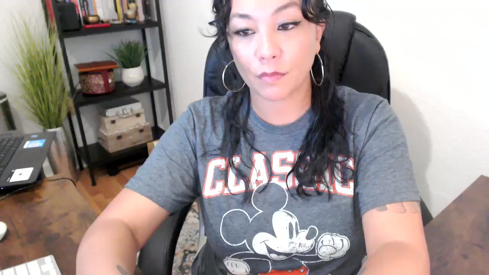 Gallery image thumbnail from MickaylaMinx's myfreecams stream on, 09/24/2024, 17:39 image 10 of 20