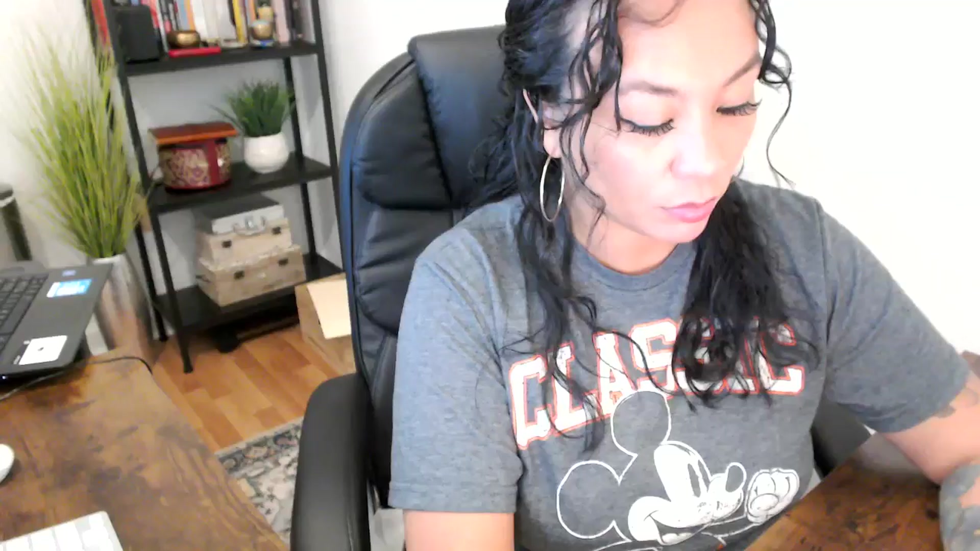 Gallery image thumbnail from MickaylaMinx's myfreecams stream on, 09/24/2024, 17:39 image 6 of 20