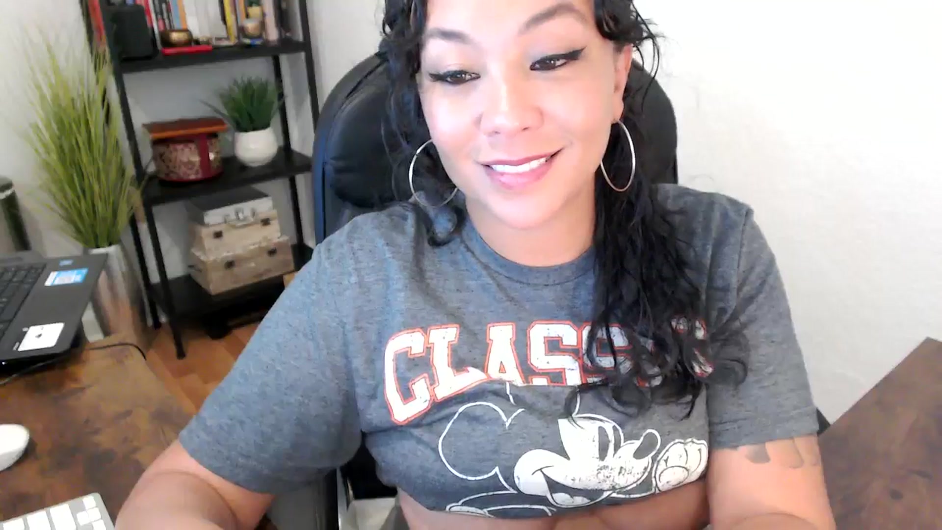 Gallery image thumbnail from MickaylaMinx's myfreecams stream on, 09/24/2024, 18:13 image 4 of 20