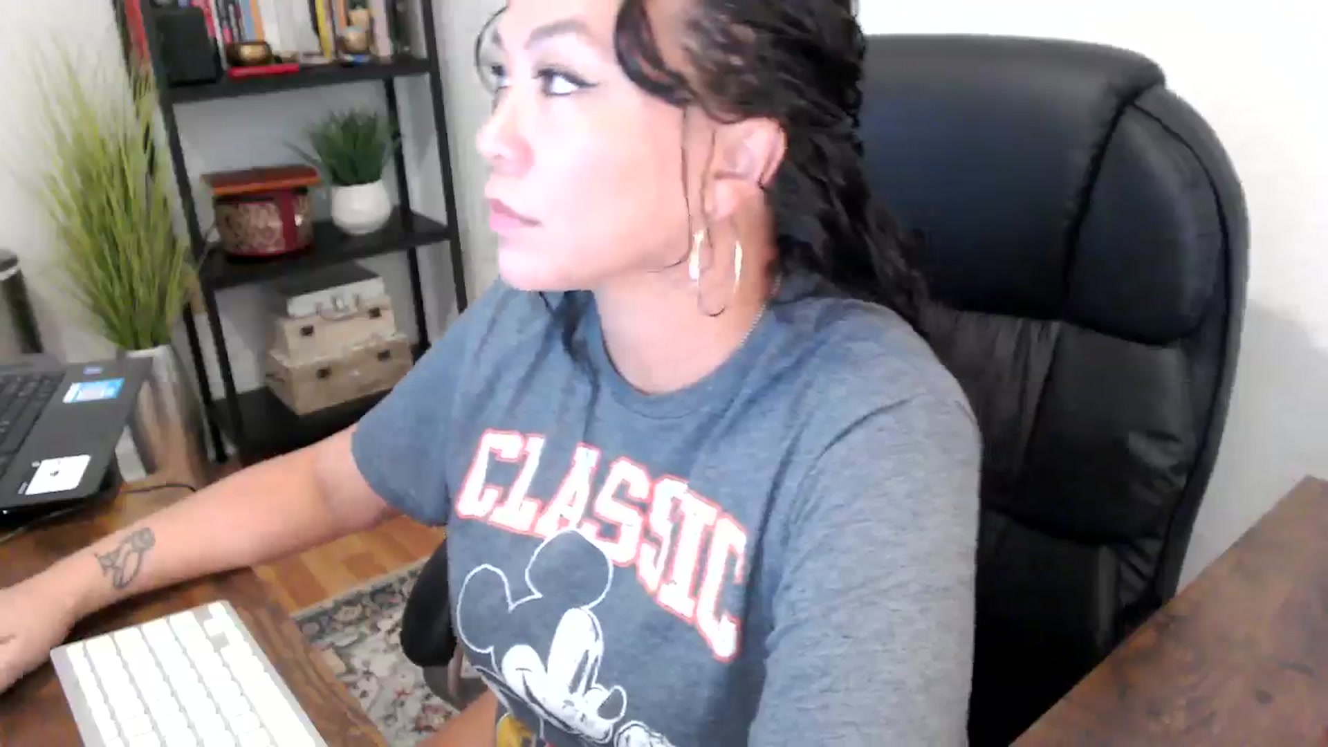 Gallery image thumbnail from MickaylaMinx's myfreecams stream on, 09/24/2024, 18:13 image 13 of 20