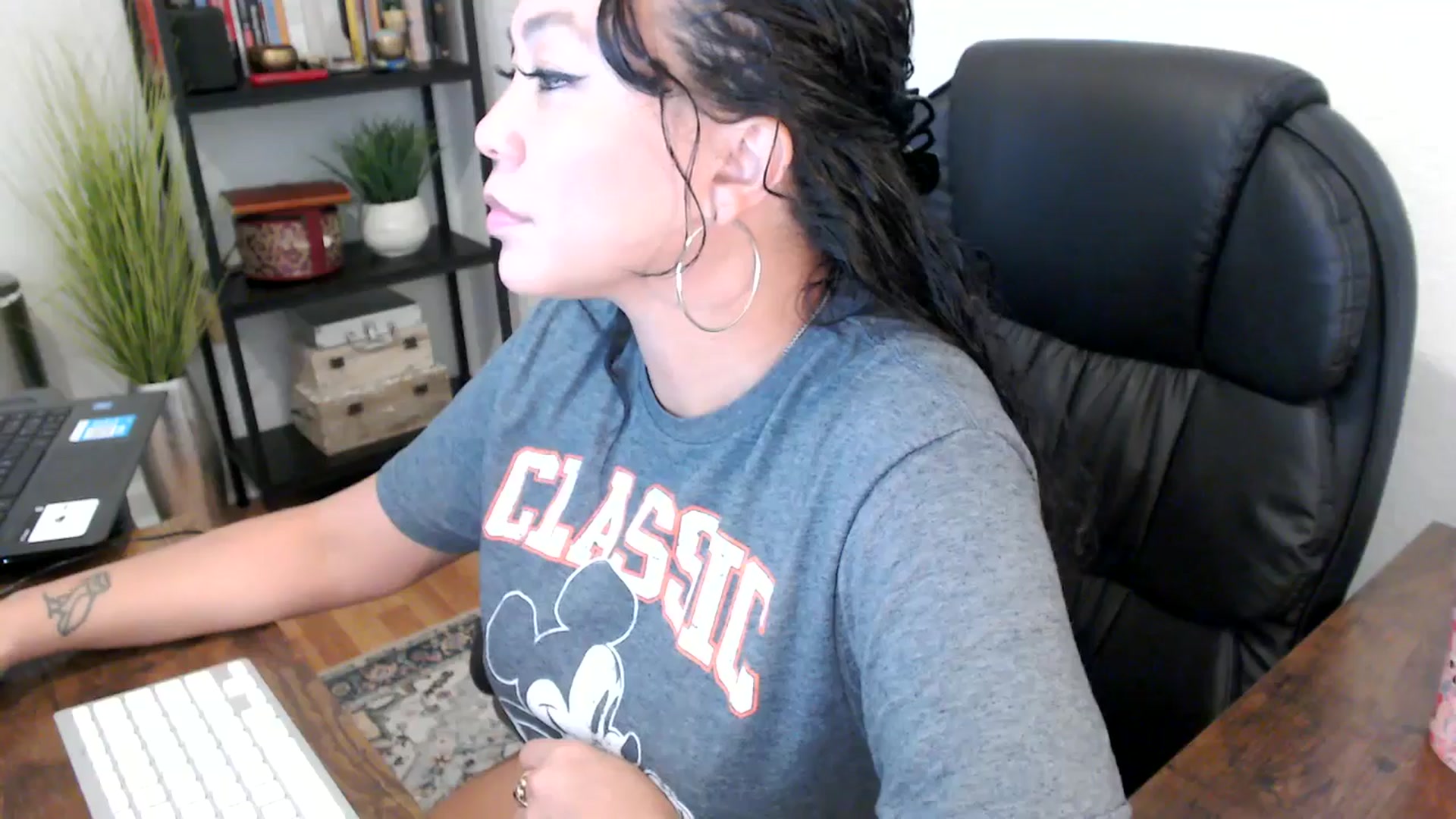 Gallery image thumbnail from MickaylaMinx's myfreecams stream on, 09/24/2024, 18:13 image 18 of 20