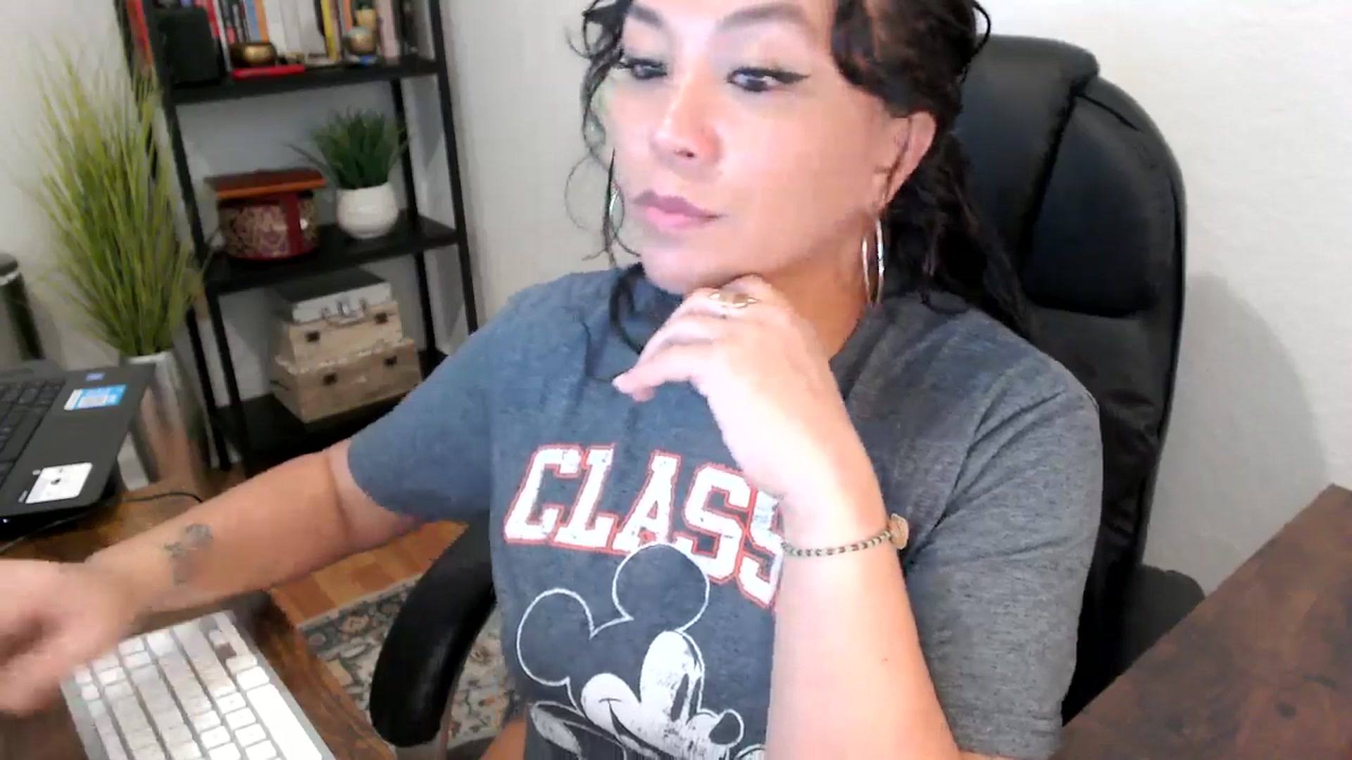 Gallery image thumbnail from MickaylaMinx's myfreecams stream on, 09/24/2024, 18:13 image 12 of 20