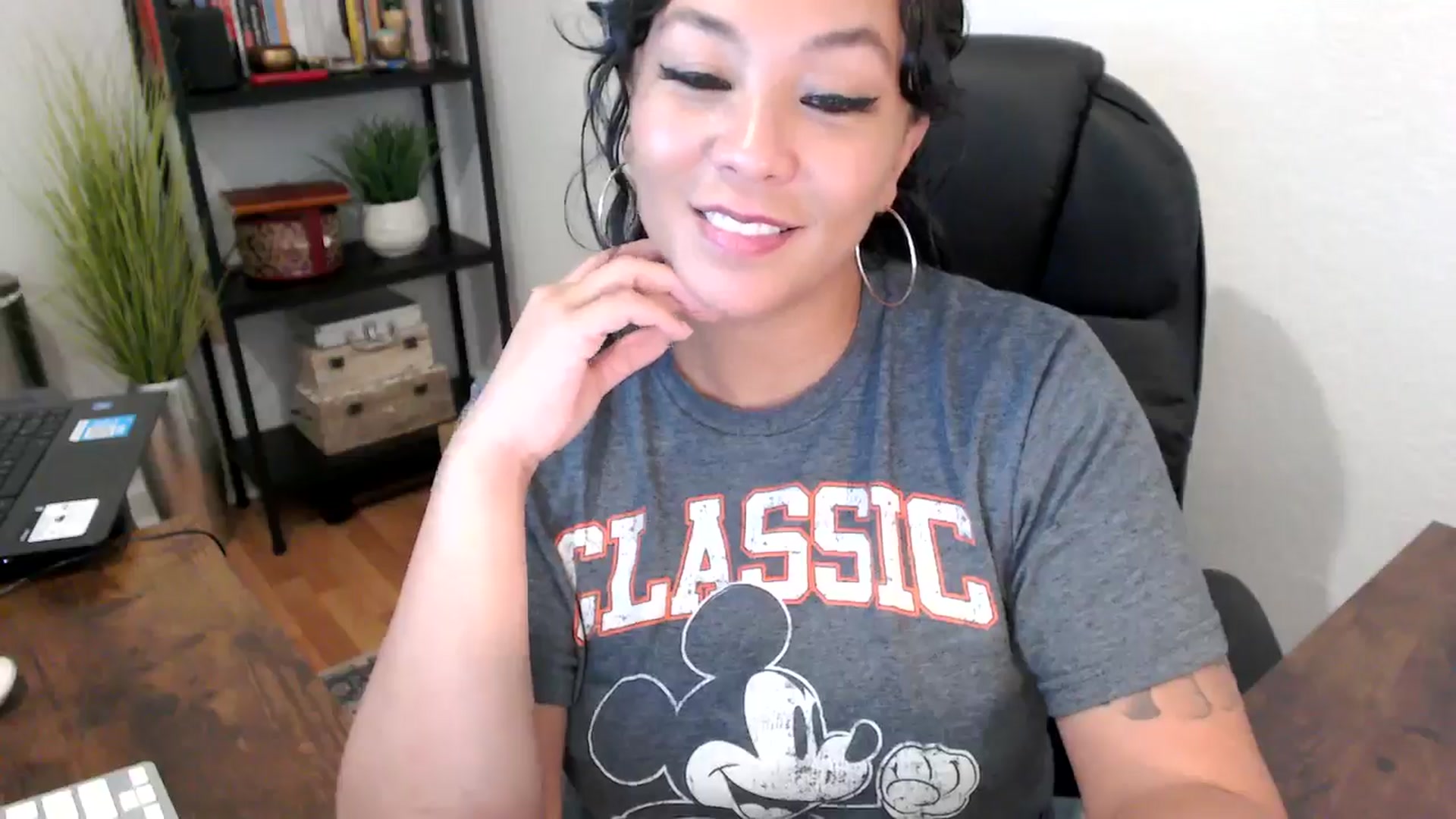 Gallery image thumbnail from MickaylaMinx's myfreecams stream on, 09/24/2024, 18:13 image 6 of 20