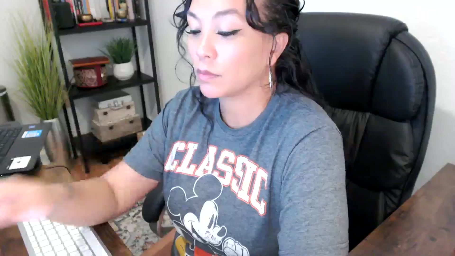 Gallery image thumbnail from MickaylaMinx's myfreecams stream on, 09/24/2024, 18:13 image 15 of 20