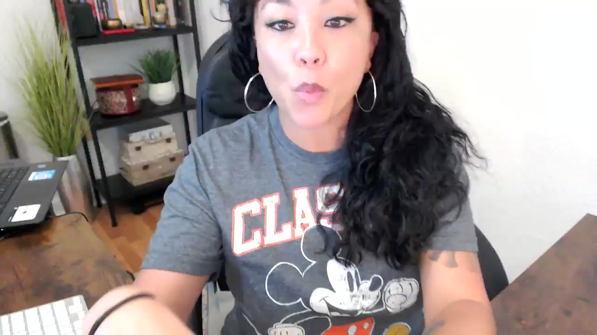 Gallery image thumbnail from MickaylaMinx's myfreecams stream on, 09/24/2024, 19:27 image 1 of 20
