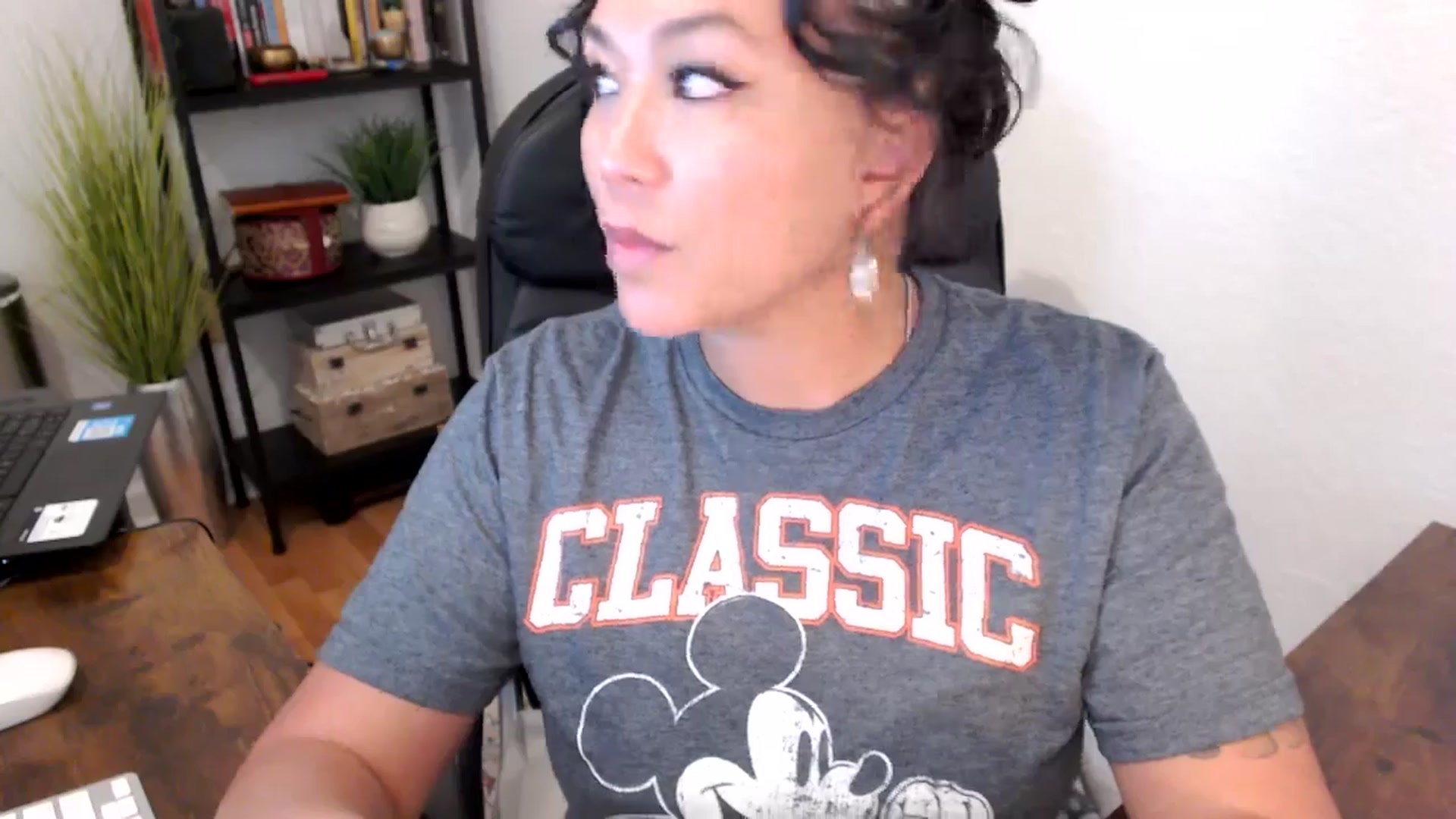Gallery image thumbnail from MickaylaMinx's myfreecams stream on, 09/24/2024, 19:27 image 11 of 20