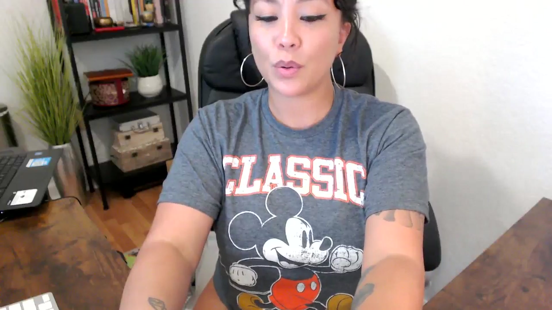 Gallery image thumbnail from MickaylaMinx's myfreecams stream on, 09/24/2024, 19:27 image 17 of 20