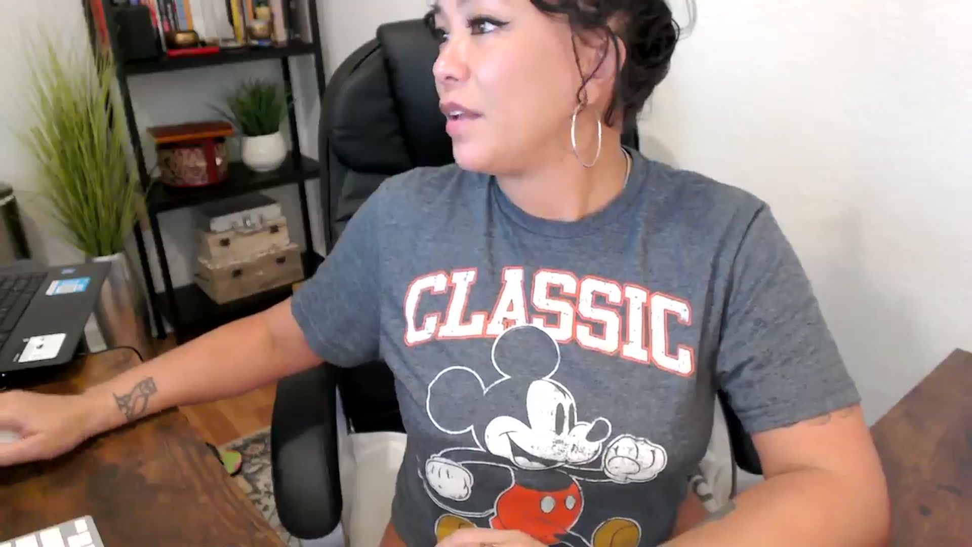 Gallery image thumbnail from MickaylaMinx's myfreecams stream on, 09/24/2024, 19:27 image 12 of 20