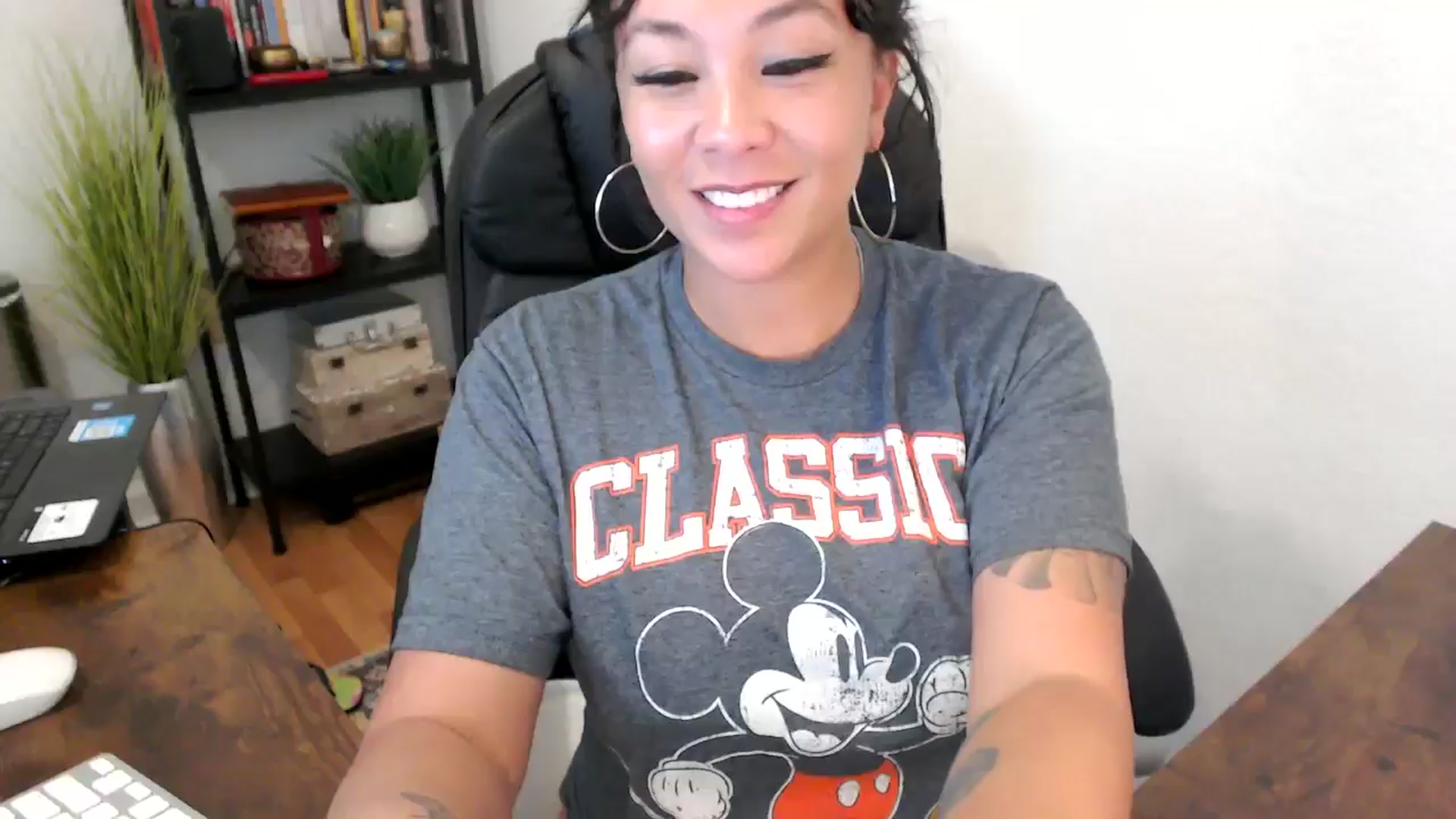 Gallery image thumbnail from MickaylaMinx's myfreecams stream on, 09/24/2024, 19:27 image 9 of 20