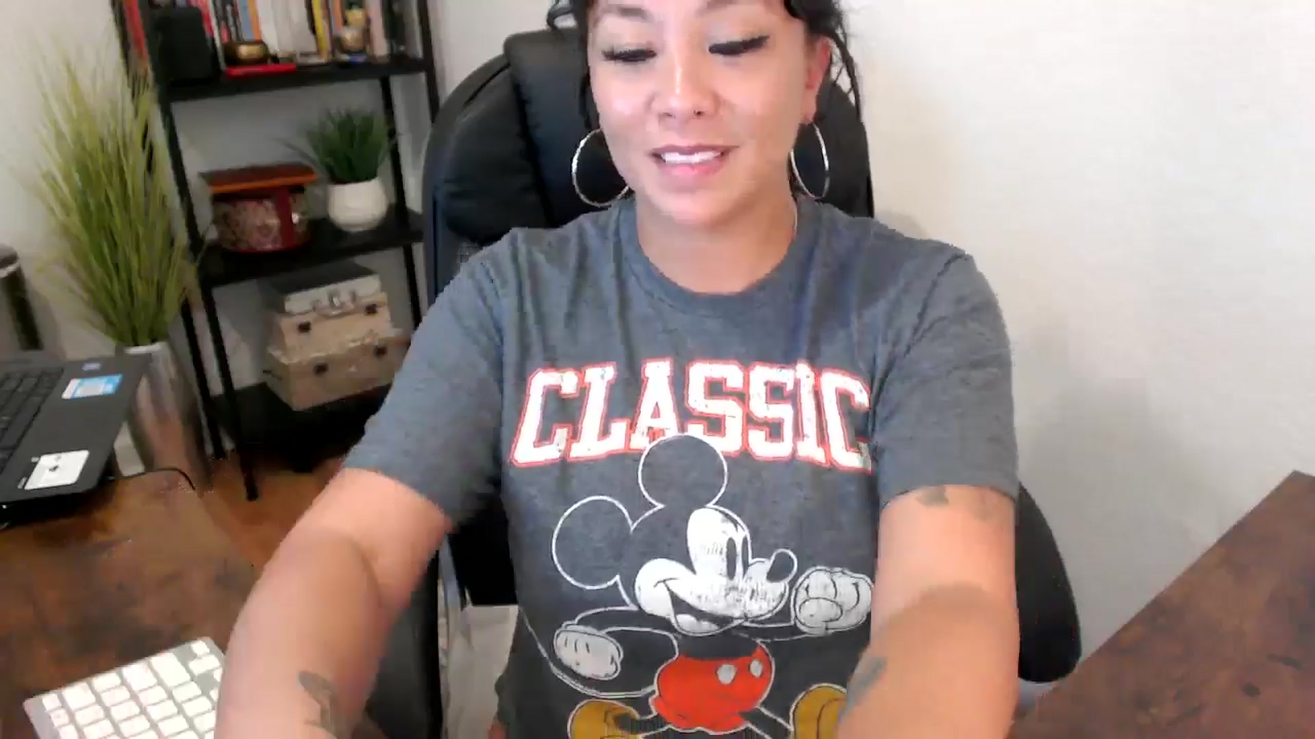 Gallery image thumbnail from MickaylaMinx's myfreecams stream on, 09/24/2024, 19:27 image 8 of 20
