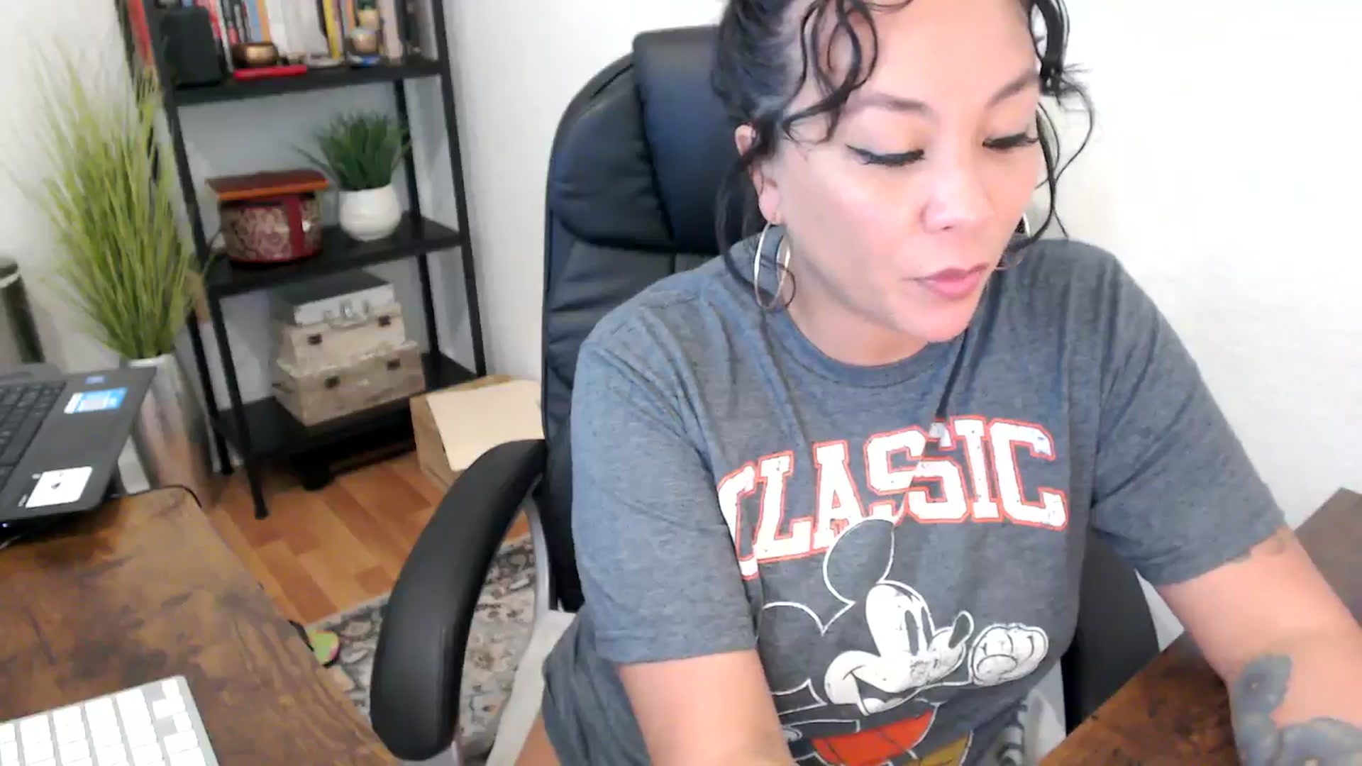 Gallery image thumbnail from MickaylaMinx's myfreecams stream on, 09/24/2024, 19:27 image 7 of 20