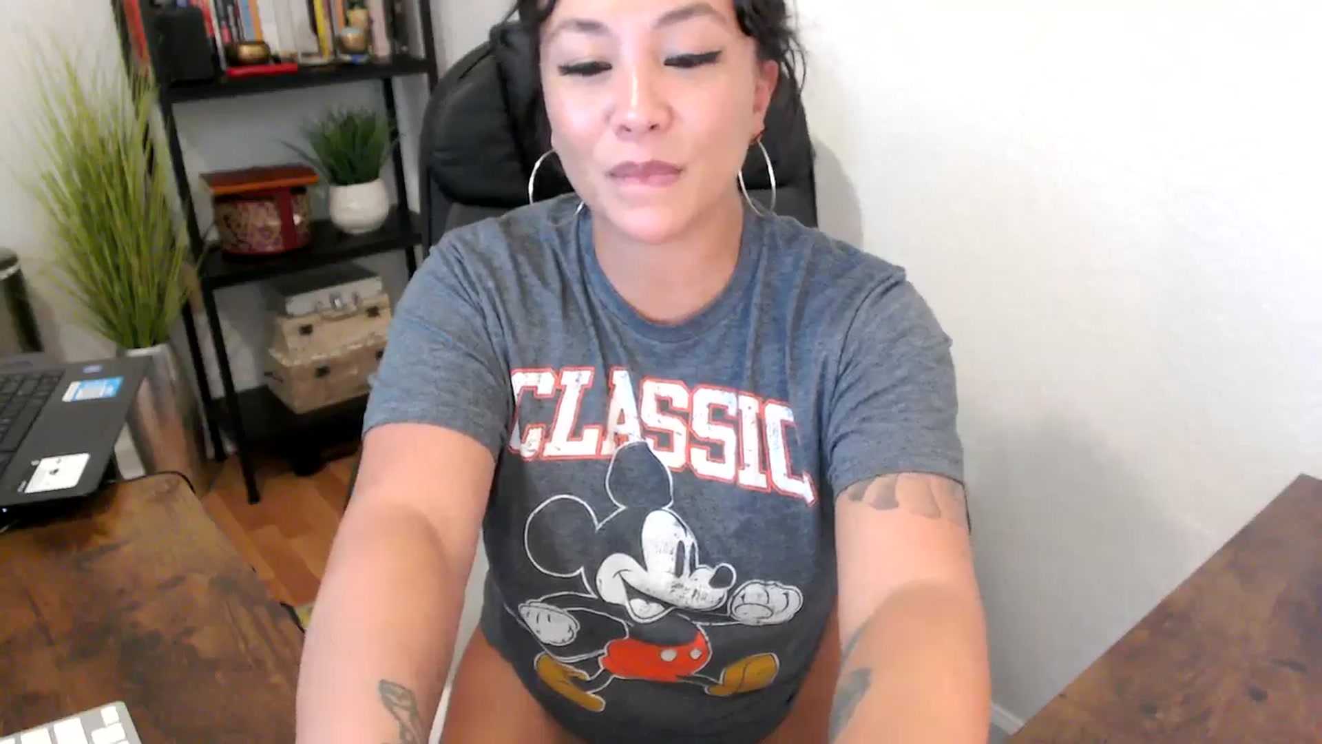 Gallery image thumbnail from MickaylaMinx's myfreecams stream on, 09/24/2024, 19:27 image 18 of 20