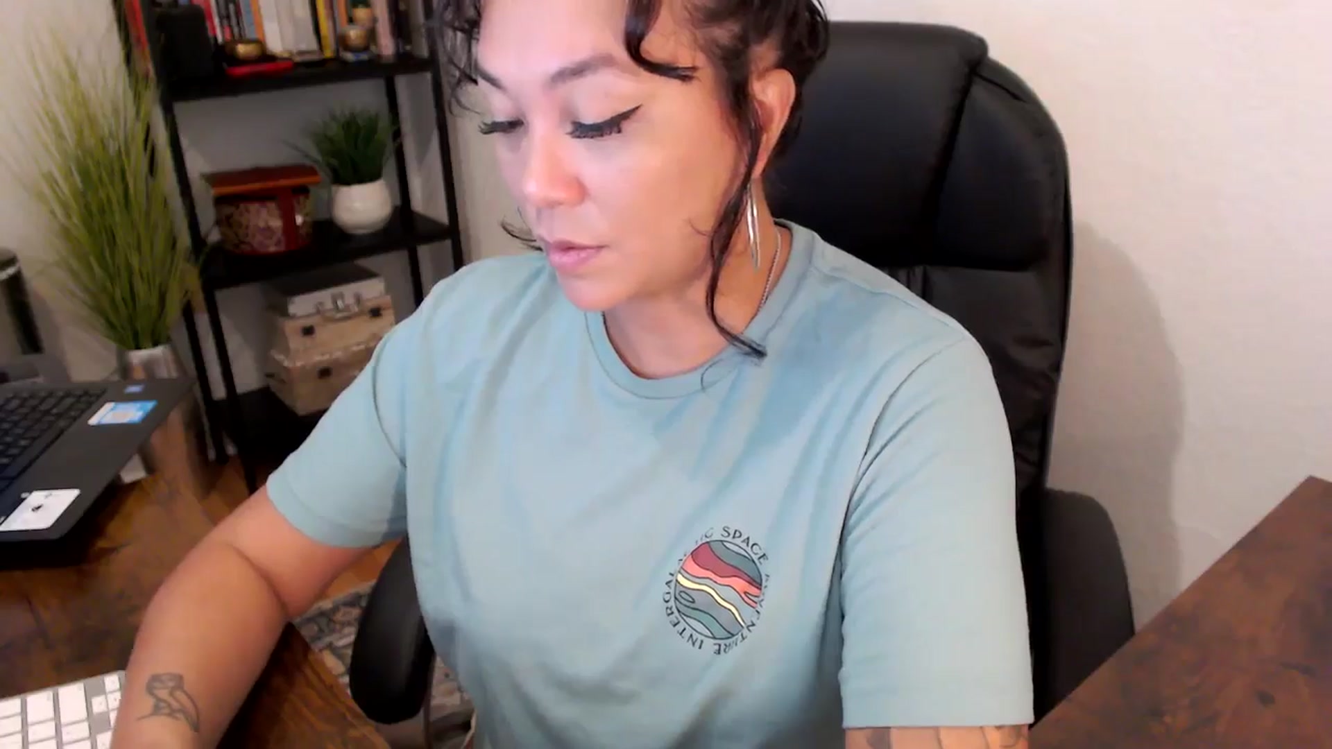Gallery image thumbnail from MickaylaMinx's myfreecams stream on, 09/25/2024, 15:35 image 8 of 20