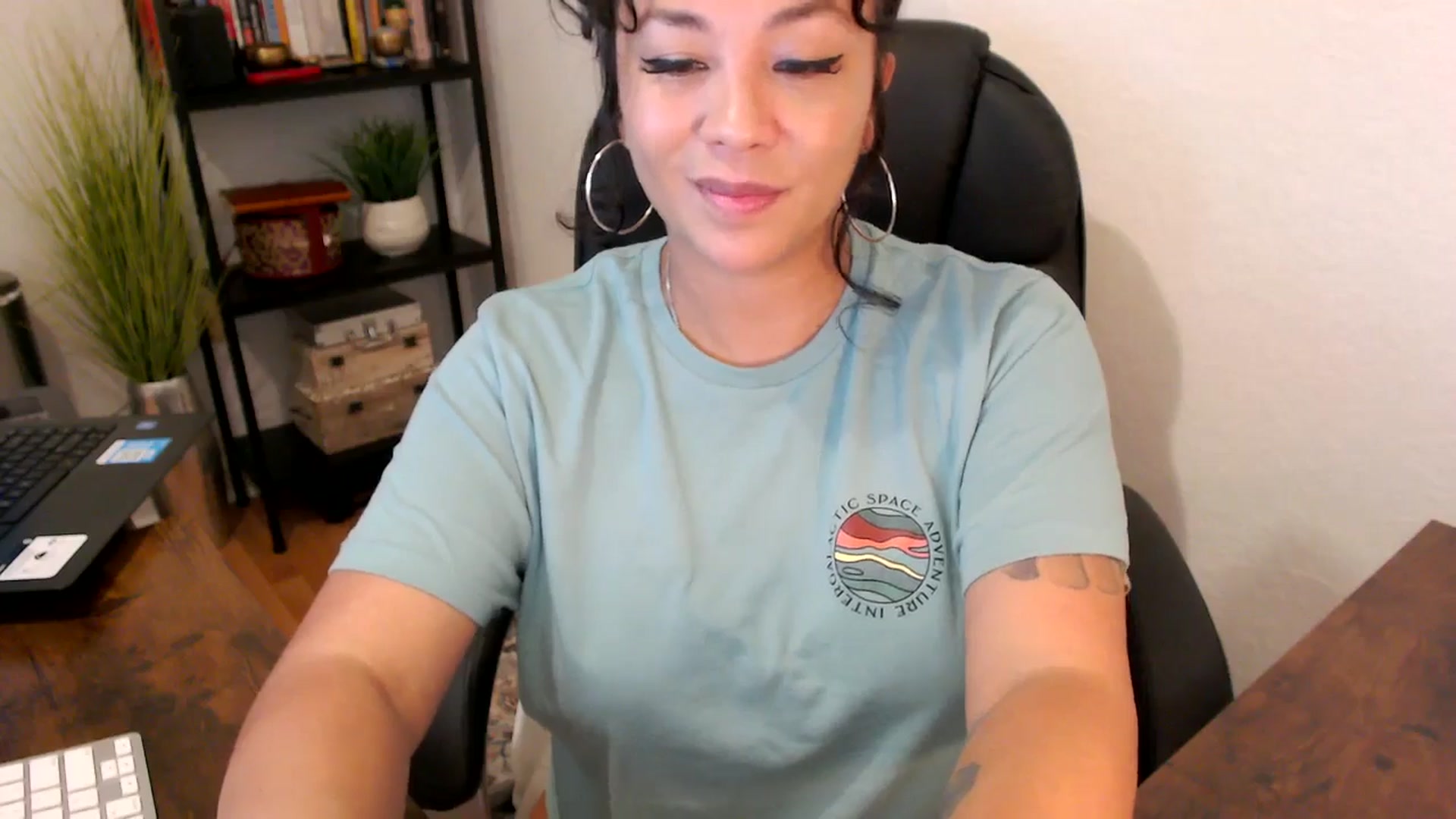 Gallery image thumbnail from MickaylaMinx's myfreecams stream on, 09/25/2024, 15:35 image 3 of 20