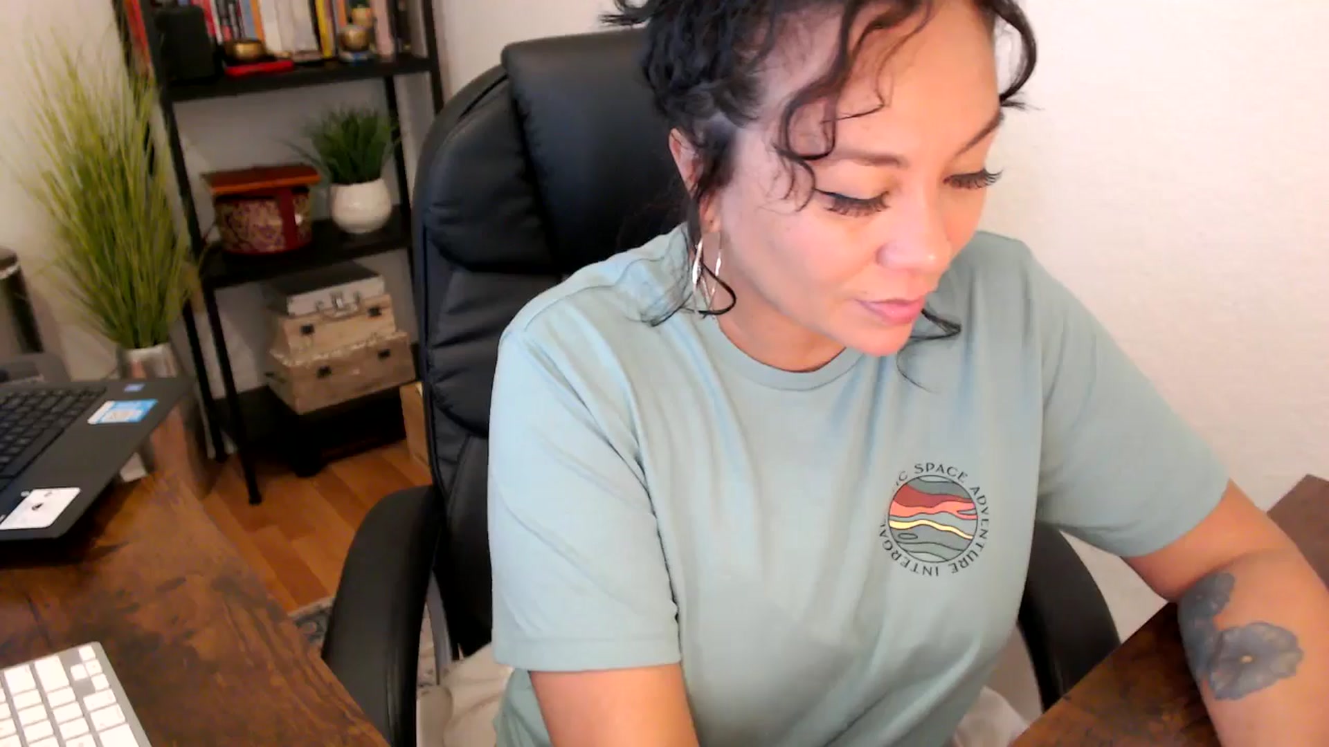 Gallery image thumbnail from MickaylaMinx's myfreecams stream on, 09/25/2024, 15:35 image 14 of 20