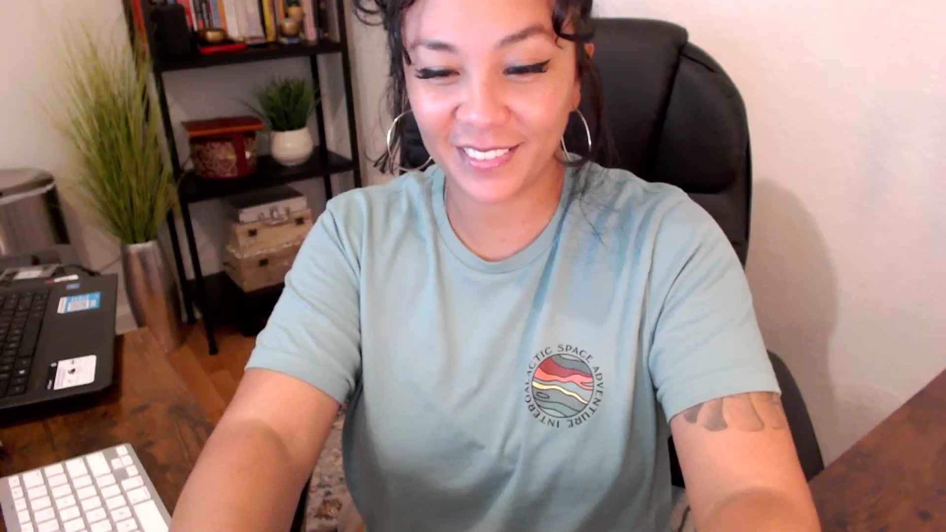 Gallery image thumbnail from MickaylaMinx's myfreecams stream on, 09/25/2024, 20:42 image 9 of 20