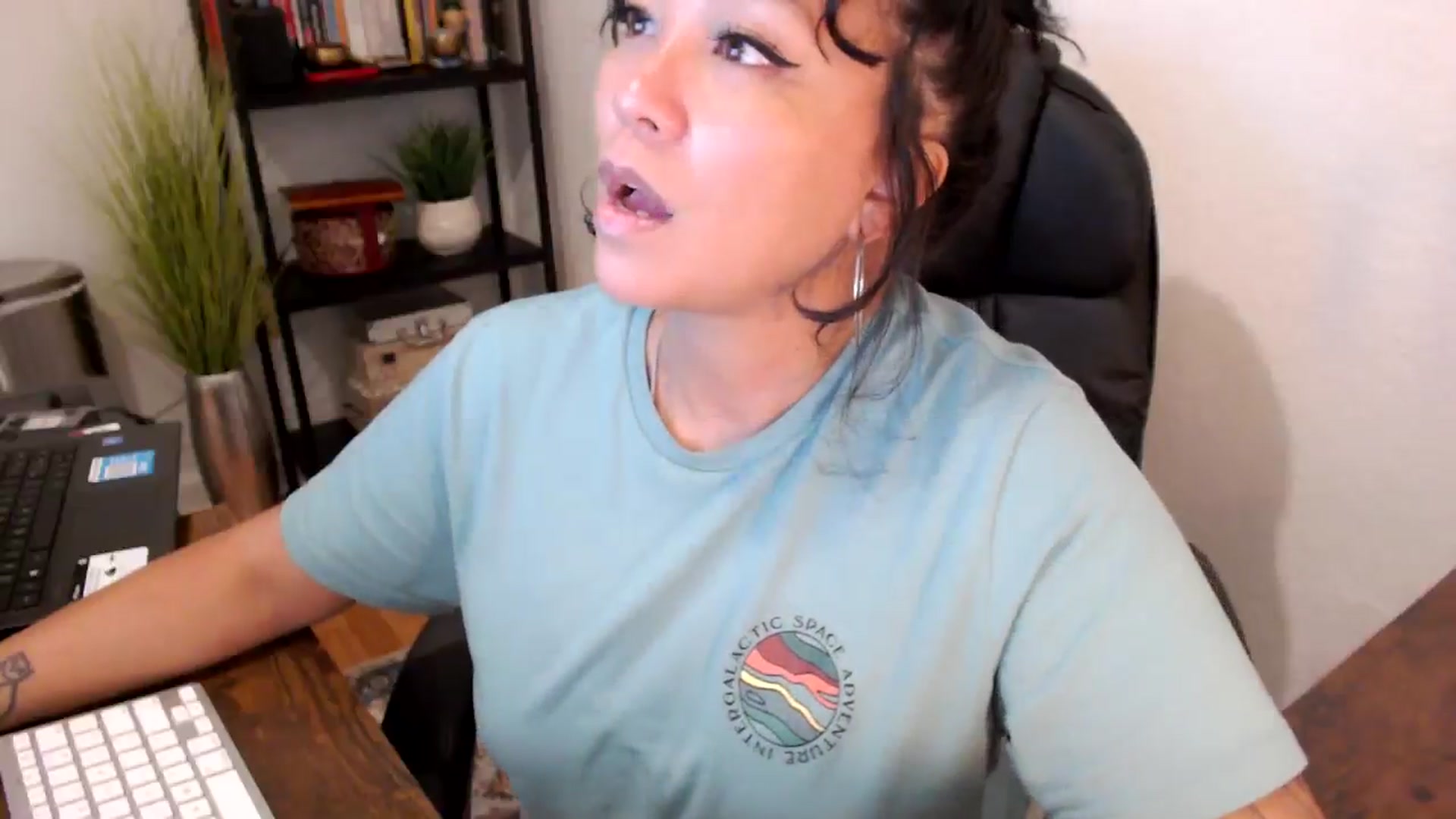 Gallery image thumbnail from MickaylaMinx's myfreecams stream on, 09/25/2024, 20:42 image 10 of 20
